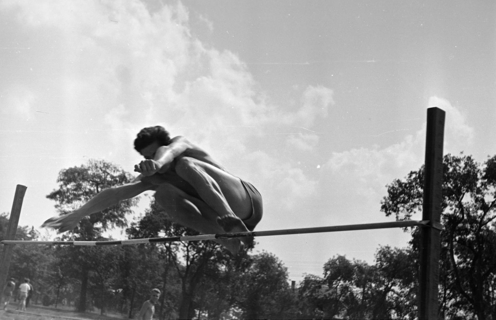 1955, Bihari Erzsébet-Németh Tamás Lajos, high jump, Fortepan #284475