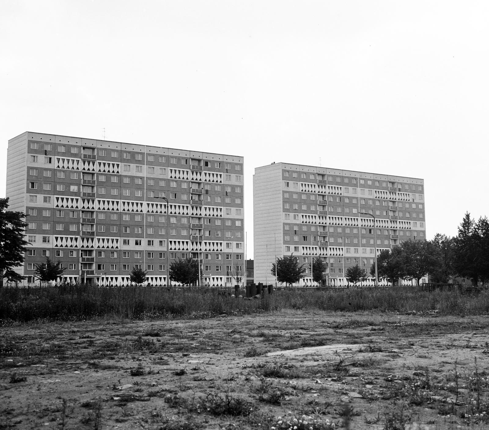 Germany, Leipzig, Straße des 18. Oktober, a Semmelweisstraße és a Tarostraße között., 1976, Domokos József, GDR, Fortepan #284495