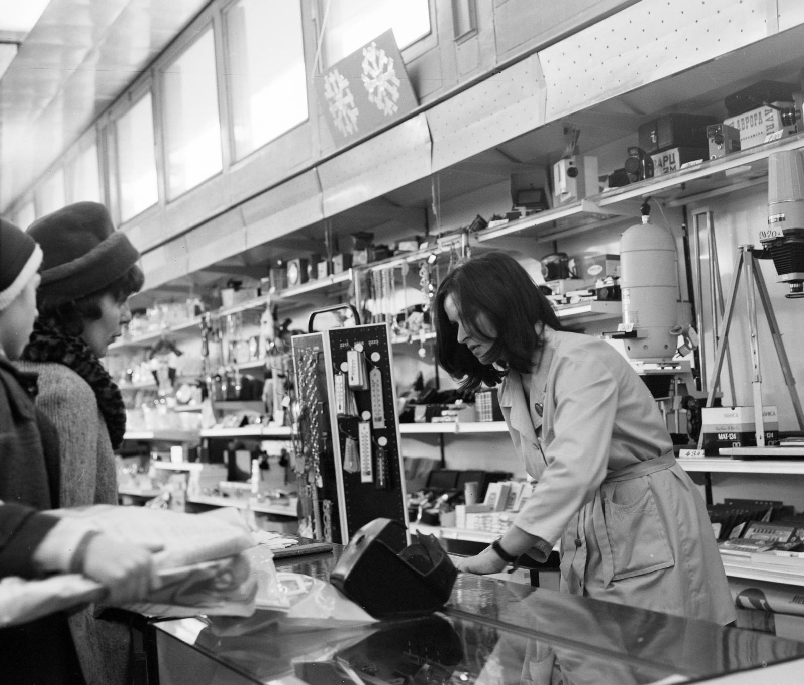 1973, Domokos József, shop interior, photography, enlarger, Fortepan #284587