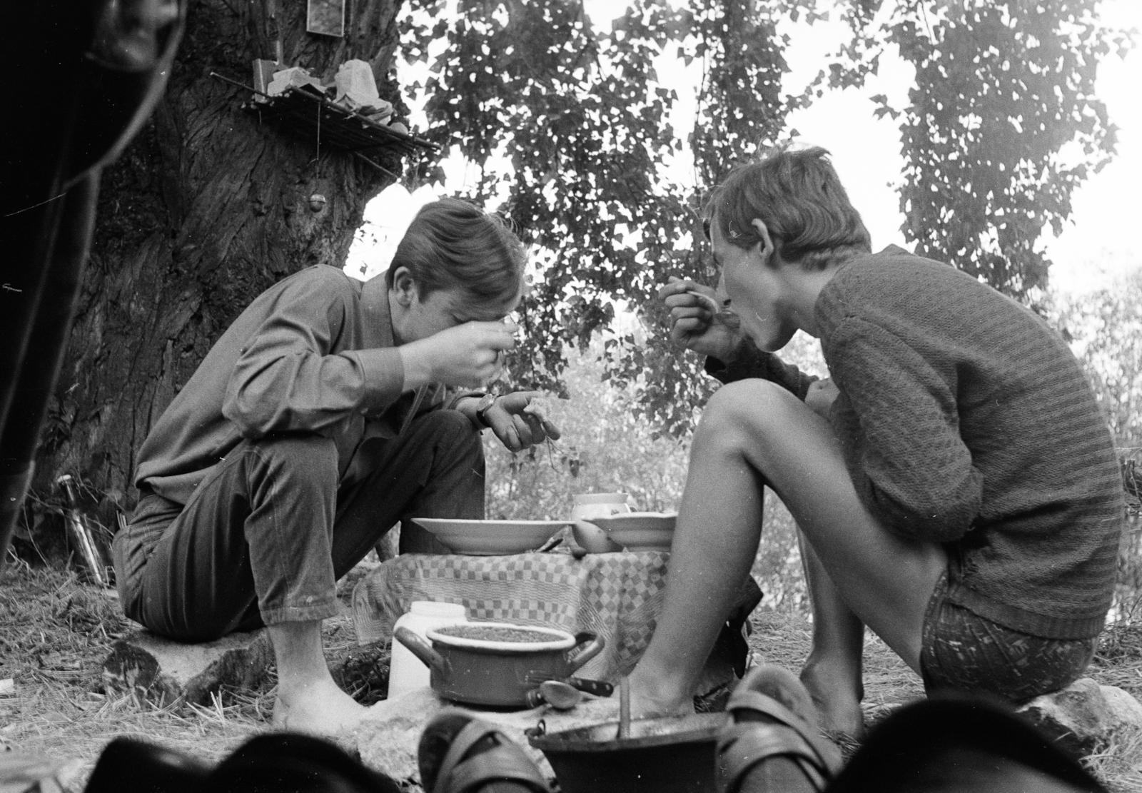 1966, Domokos József, ebédidő, evőeszköz, szabadidő, Fortepan #284620
