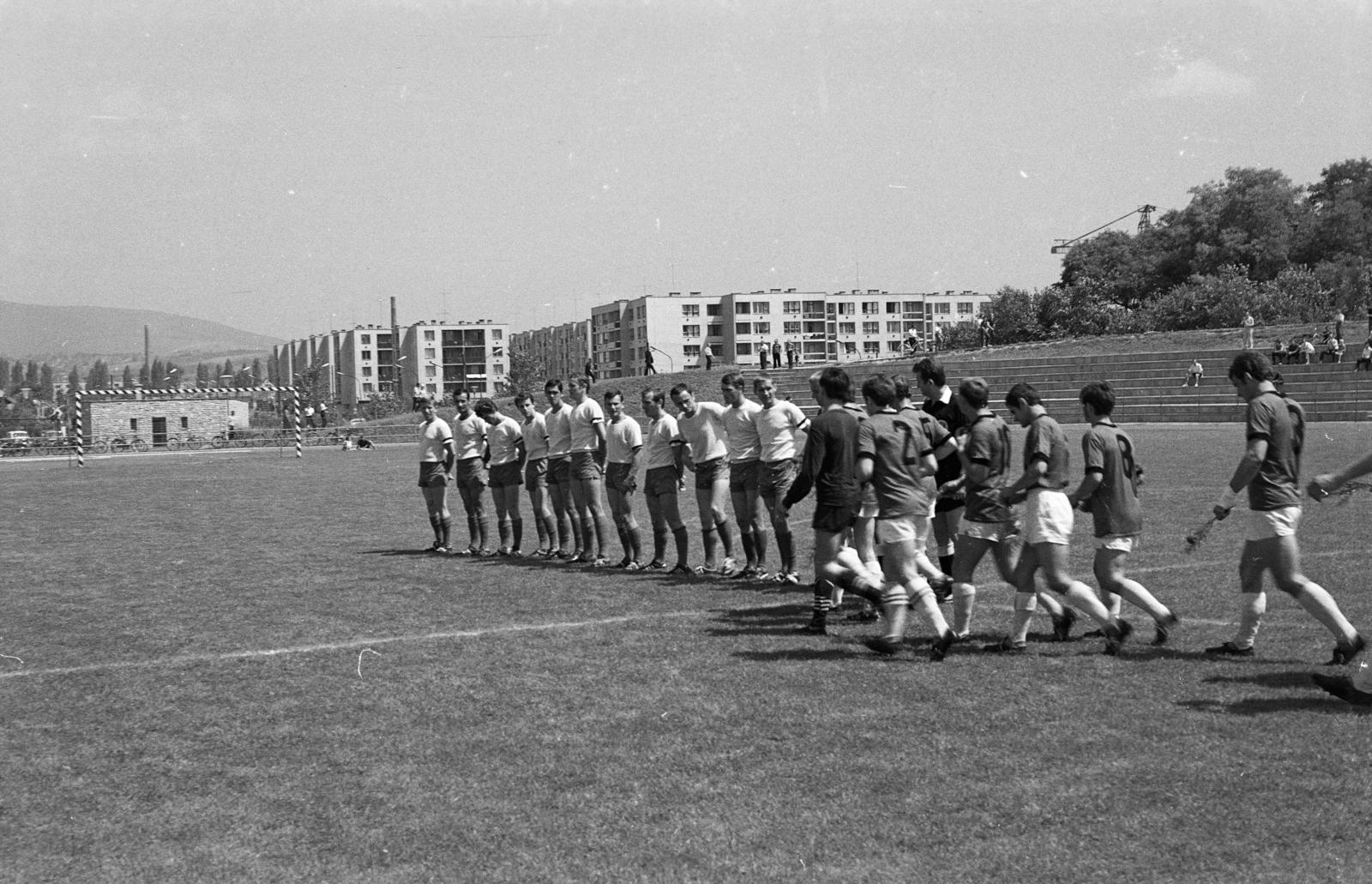 Hungary, Vác, Városi Stadion., 1968, Domokos József, soccer team, soccer field, Fortepan #284687