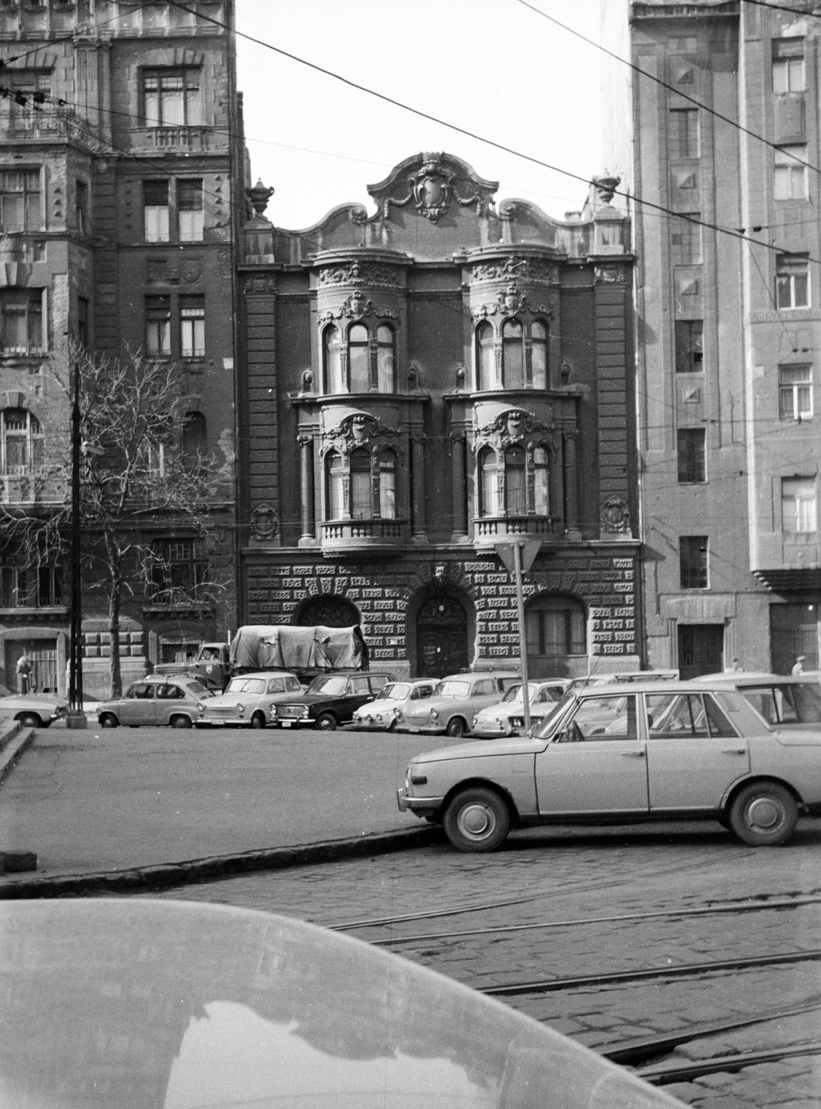 Magyarország, Budapest II., Frankel Leó út, szemben a Török utca 12-es számú ház, a Semmelweis Orvostörténeti Múzeum Könyvtára., 1972, Domokos József, Budapest, Fortepan #284726