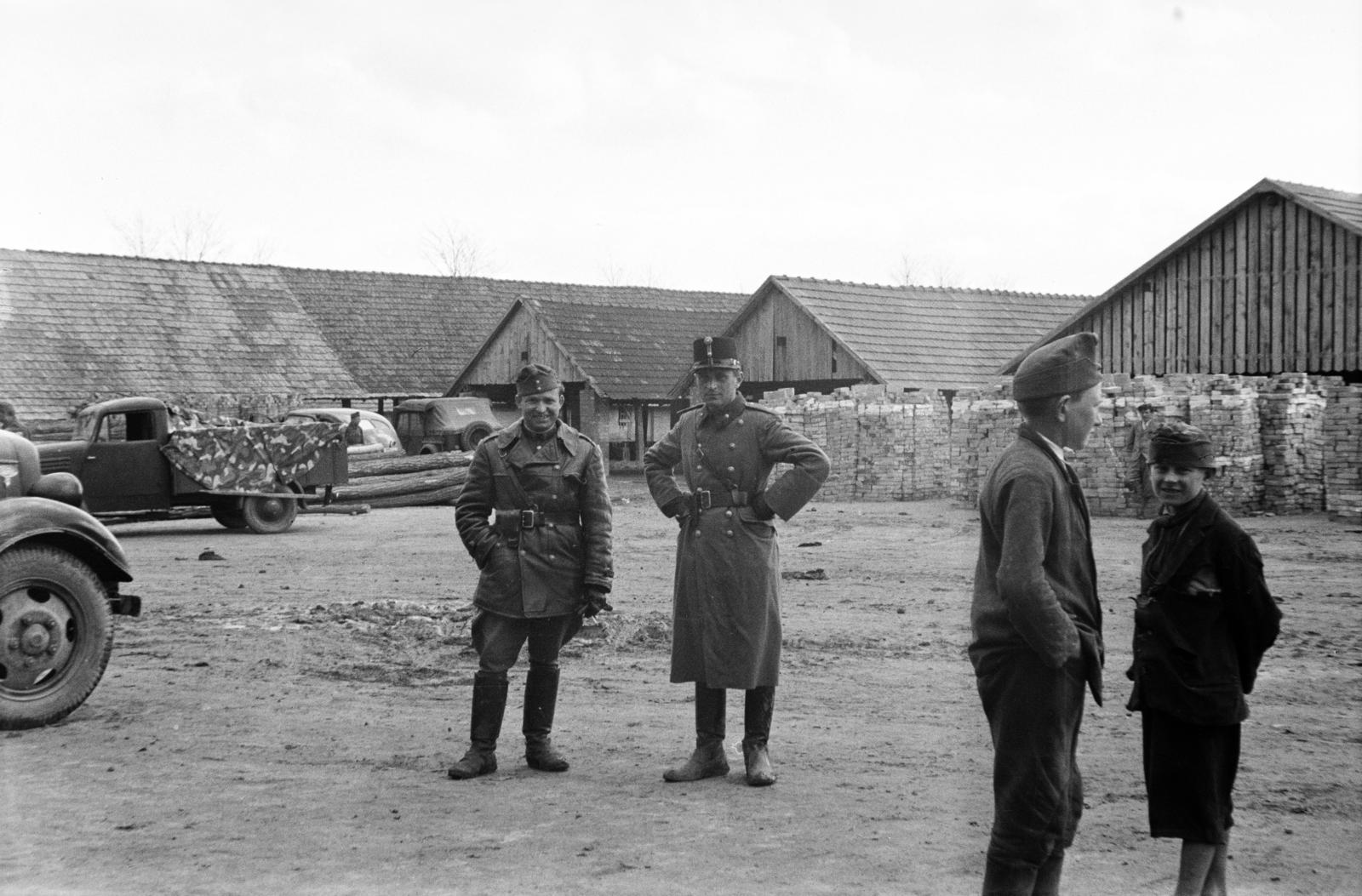 Hungary, Cegléd, téglagyár a Budai út mellett, 1942, Fortepan/Album090, Fortepan #284862