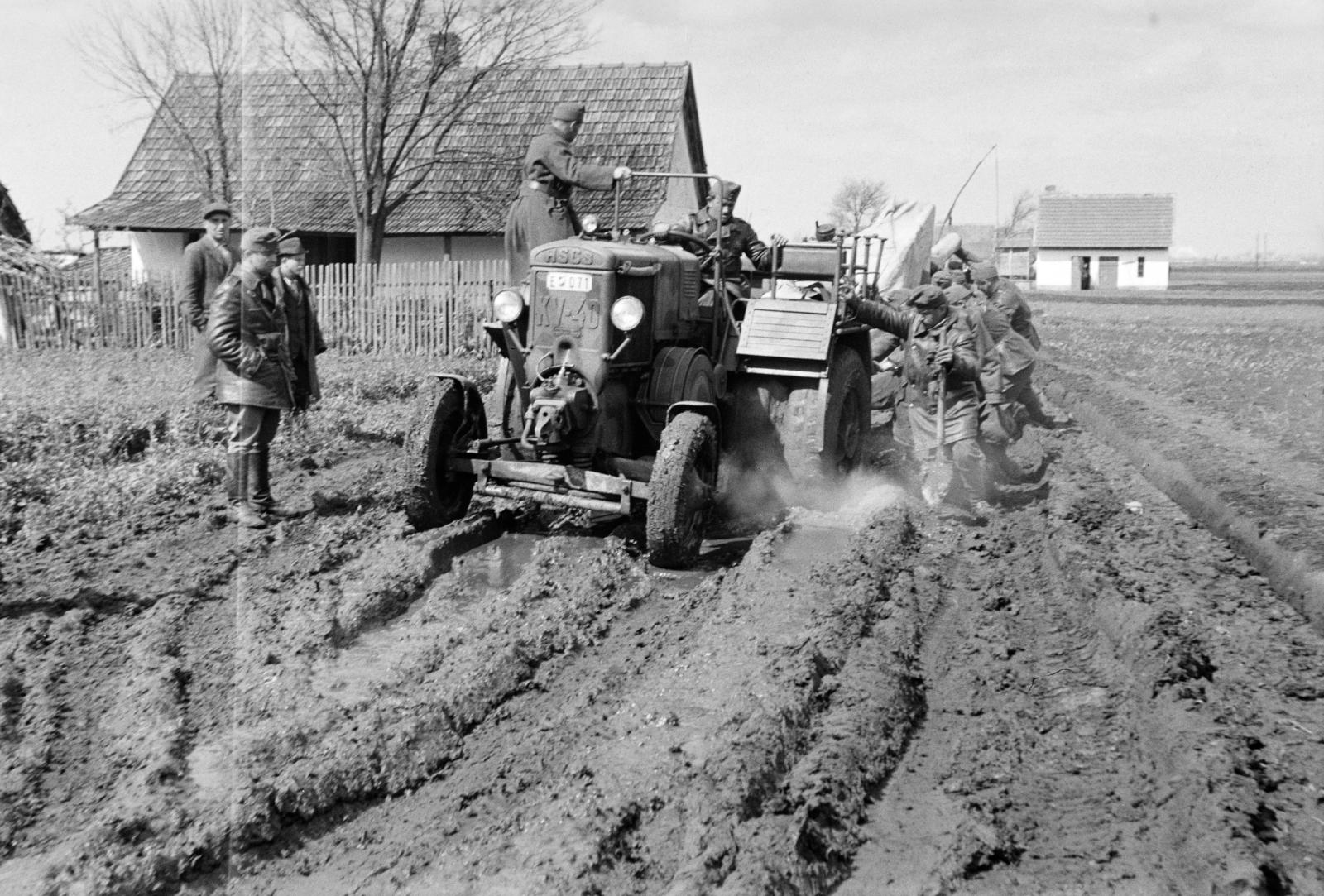 1942, Fortepan/Album090, push starting, Fortepan #284864