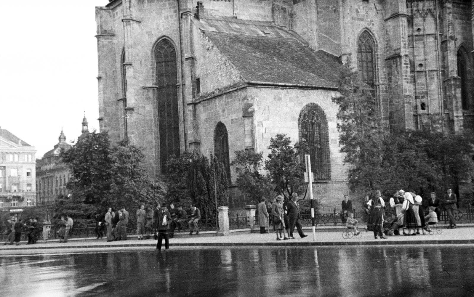 Romania,Transylvania, Cluj-Napoca, Fő tér, Szent Mihály-templom., 1942, Fortepan/Album090, Fortepan #284873