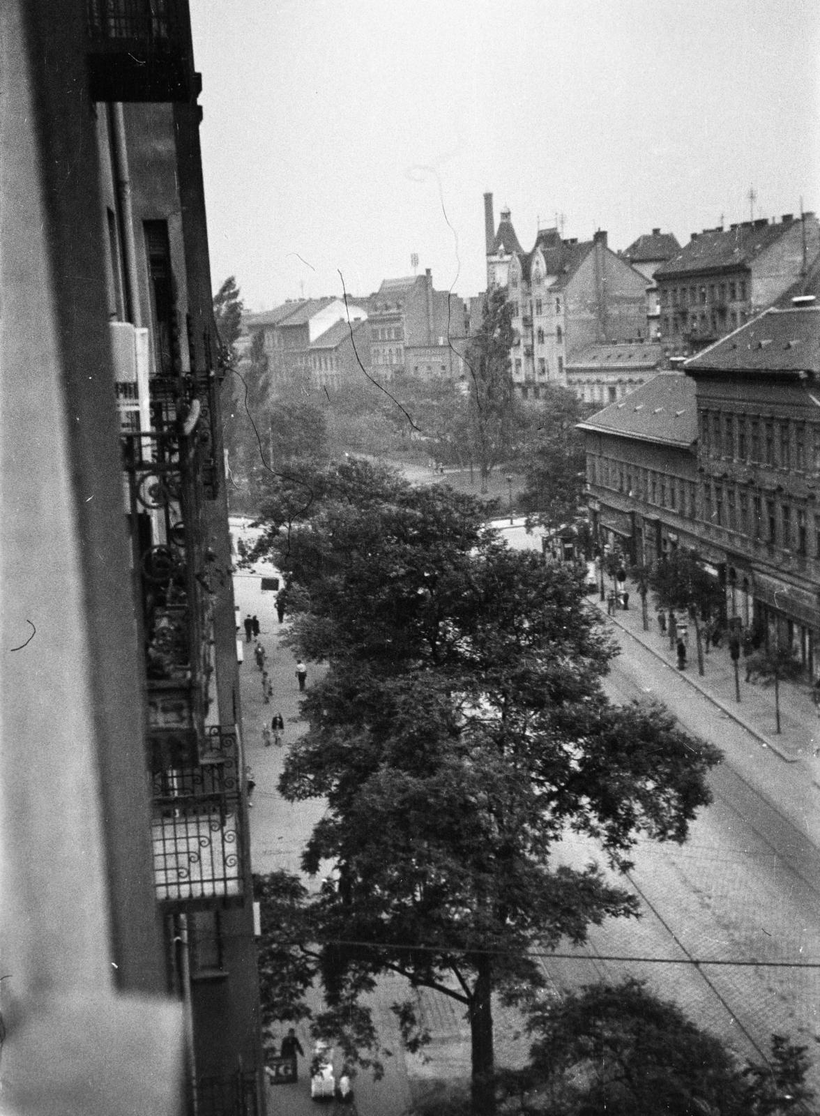 Magyarország, Budapest VIII., kilátás a Baross utca 112. szám alatti házból a Kálvária tér felé., 1943, Fortepan/Album090, Budapest, Fortepan #284915