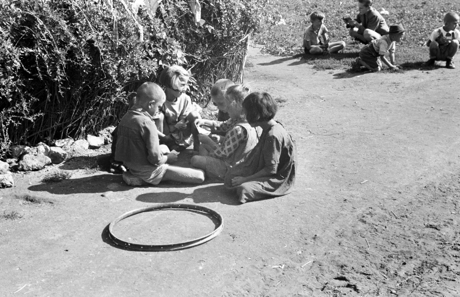 1935, Gara Andor, kids, toy, poverty, Fortepan #285019