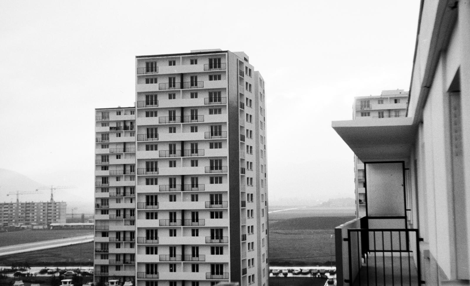 Franciaország, Colmar, kilátás nyugat felé a Rue de Schongau 1. számú házból., 1963, Gara Andor, Fortepan #285073