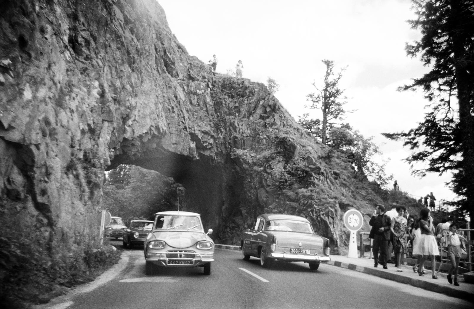 France, Xonrupt-Longemer, La Roche du Diable (Ördög sziklája)., 1963, Gara család, Fortepan #285084