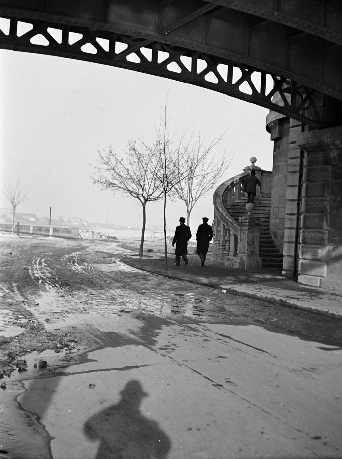 Hungary, Szeged, Roosevelt (Rudolf) tér, a Belvárosi híd gyalogos feljárója., 1935, Gara család, flight of stairs, shadow, Fortepan #285216