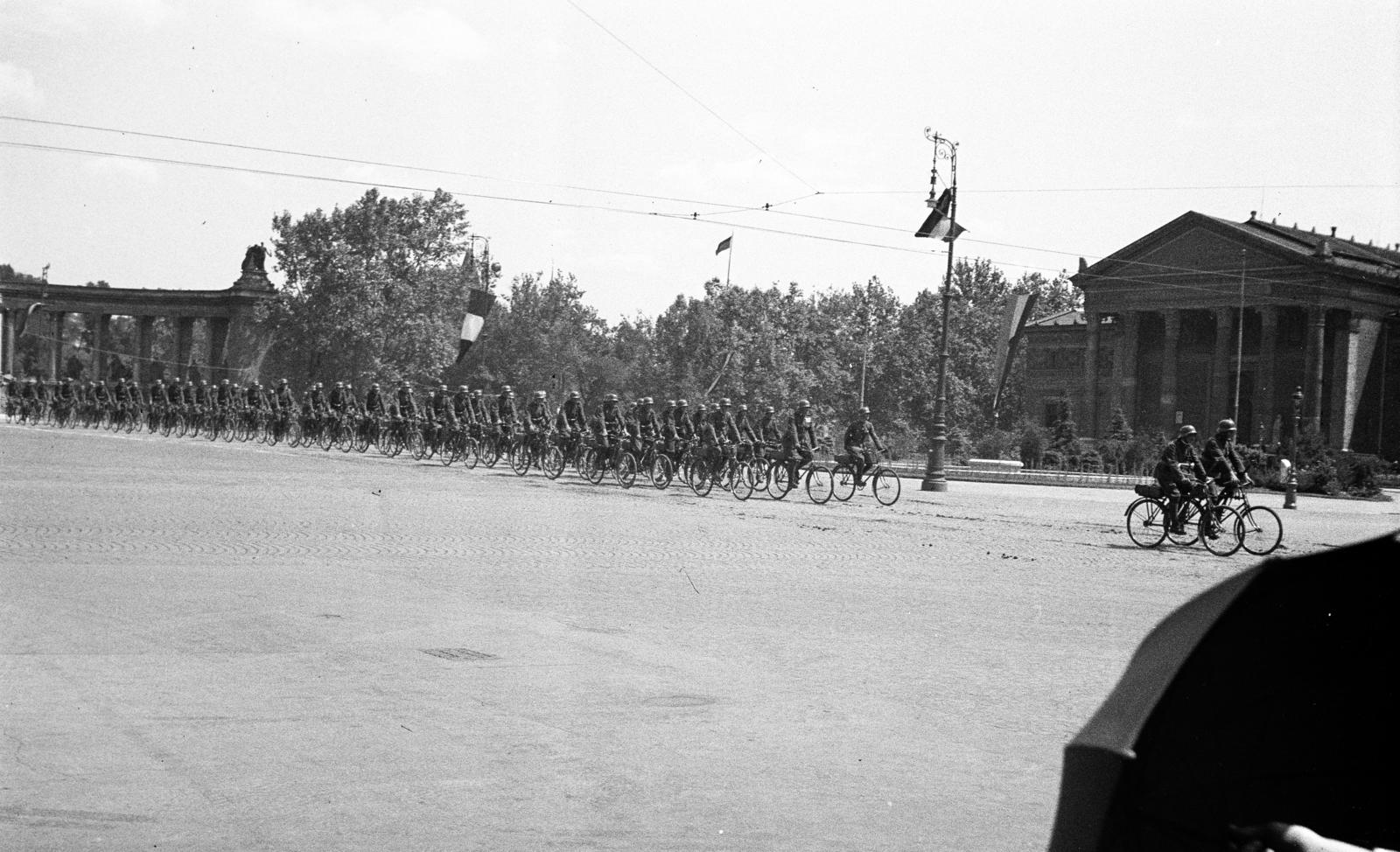 1938, Gara Andor, díszszemle, kerékpár, kerékpáros alakulat, Fortepan #285230