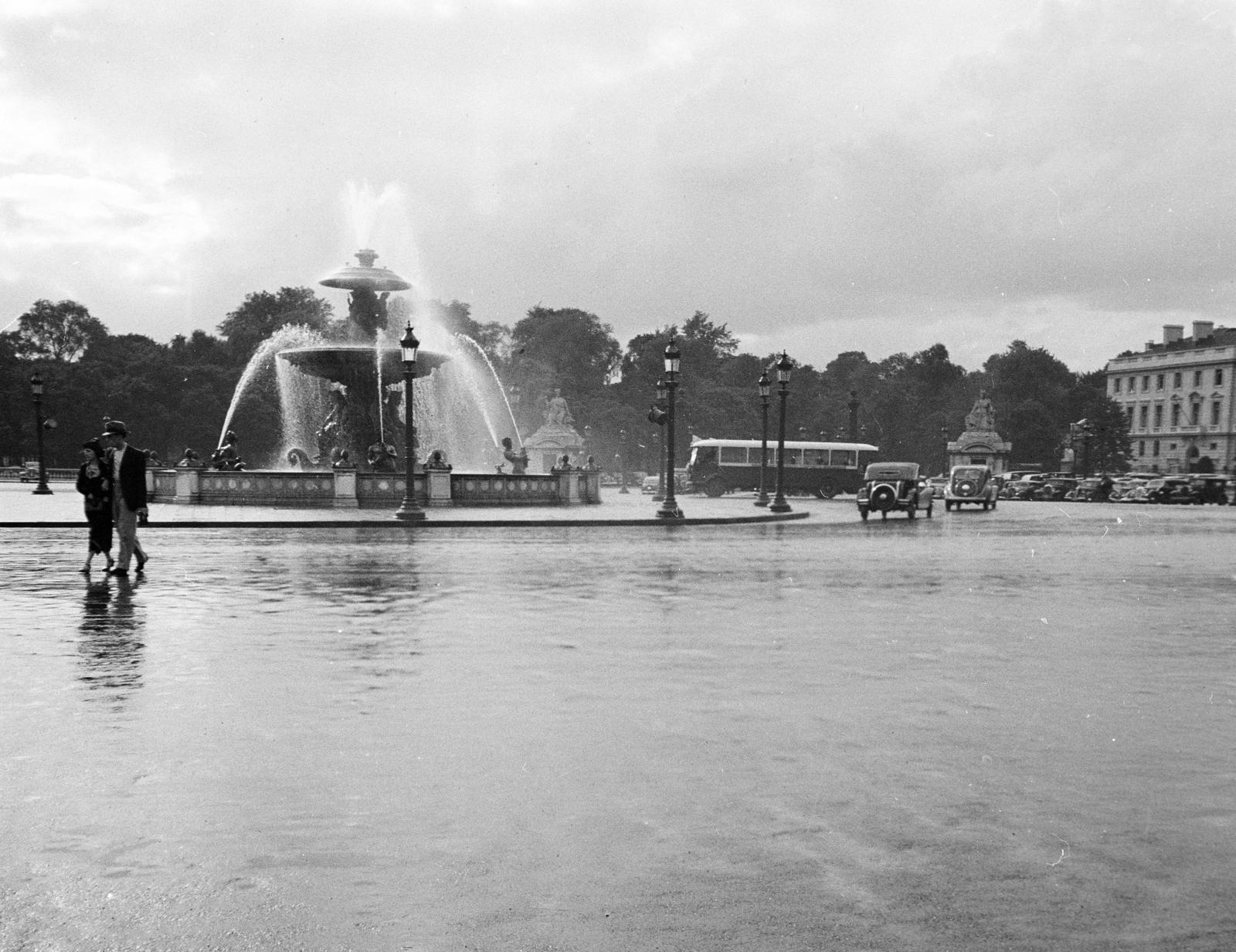 France, Paris, Place de la Concorde, a Folyók Kútja (Fotaine des Fleuves)., 1937, Gara család, fountain, Fortepan #285281