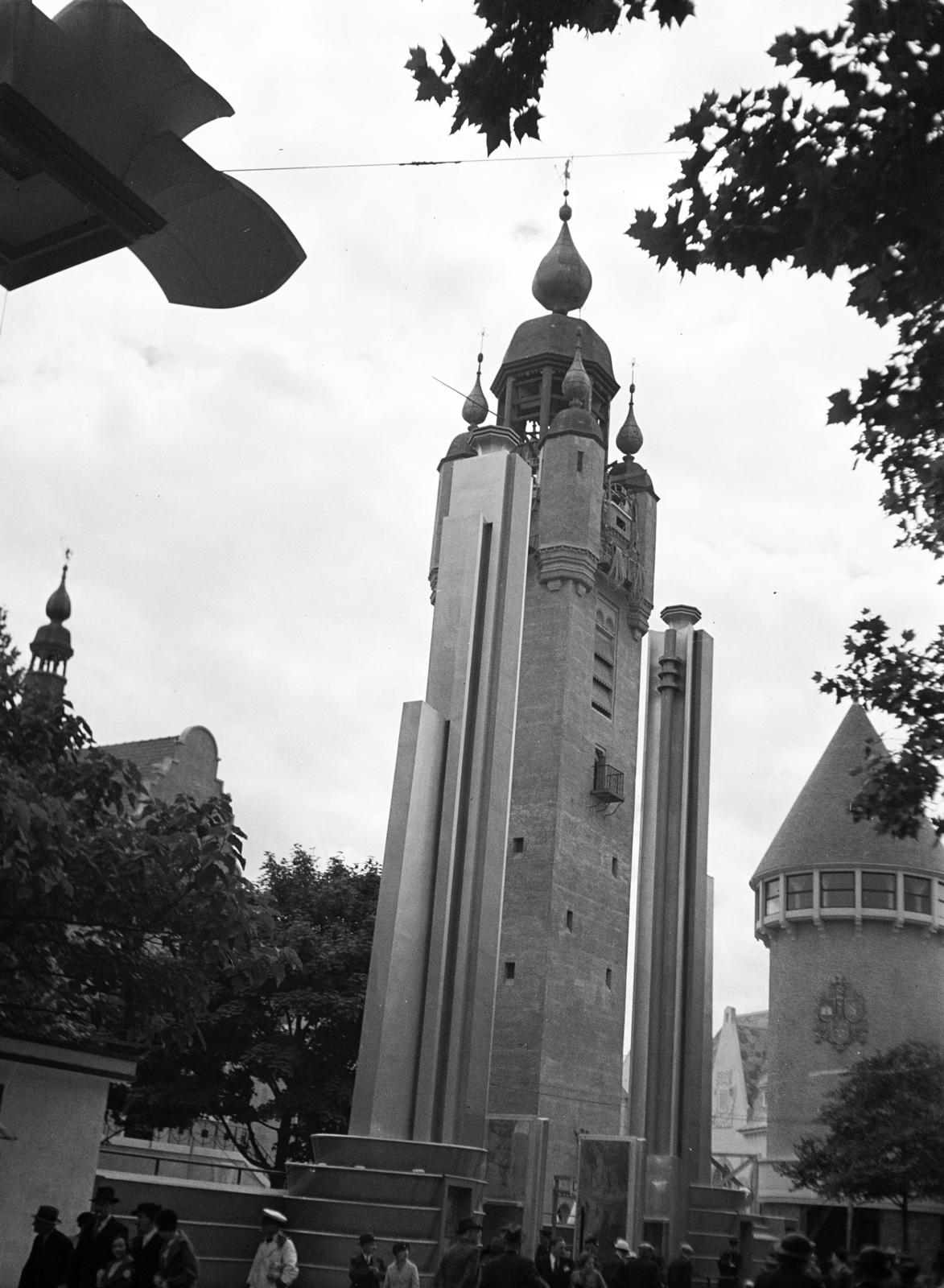 France, Paris, Világkiállítás 1937., "Centre des provinces francaises" szekció., 1937, Gara család, slanted, tower, Fortepan #285298