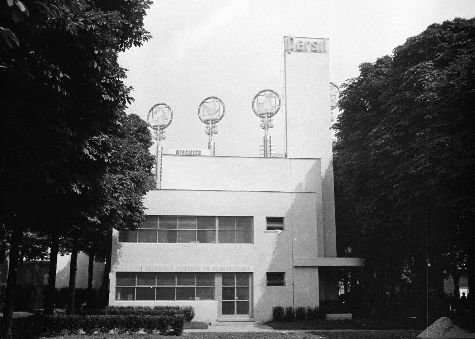 Franciaország, Párizs, Világkiállítás 1937., Cours la Reine, TECHNIQUE MODERNE DE BLANCHISSAGE (modern mosási technika) pavilon., 1937, Gara Andor, modern építészet, osztott ablak, Fortepan #285305
