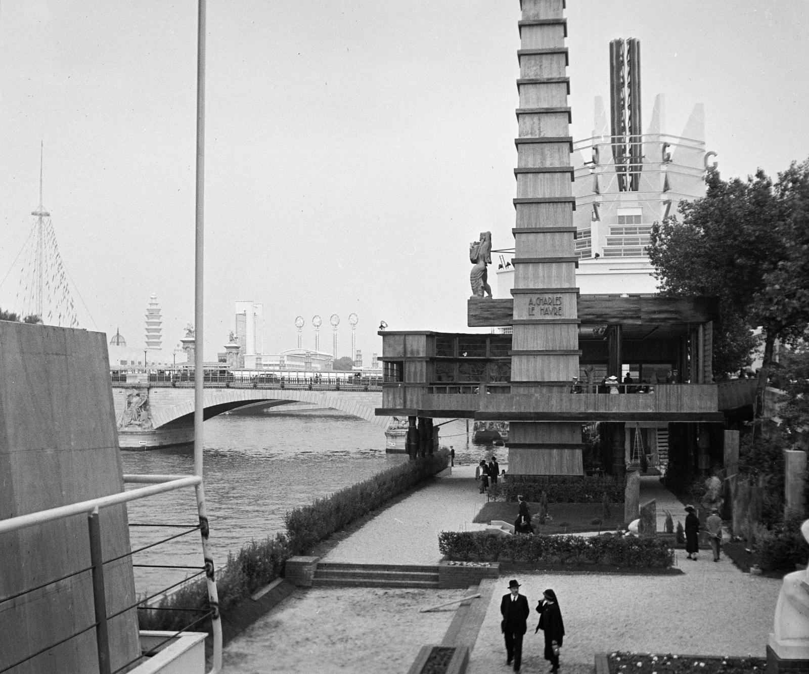 France, Paris, Világkiállítás 1937., Promenade Gisèle Halimi, előtérben a kertészeti szekció, mögötte a "Gaz" francia gázipari cég pavilonja., 1937, Gara Andor, Fortepan #285310