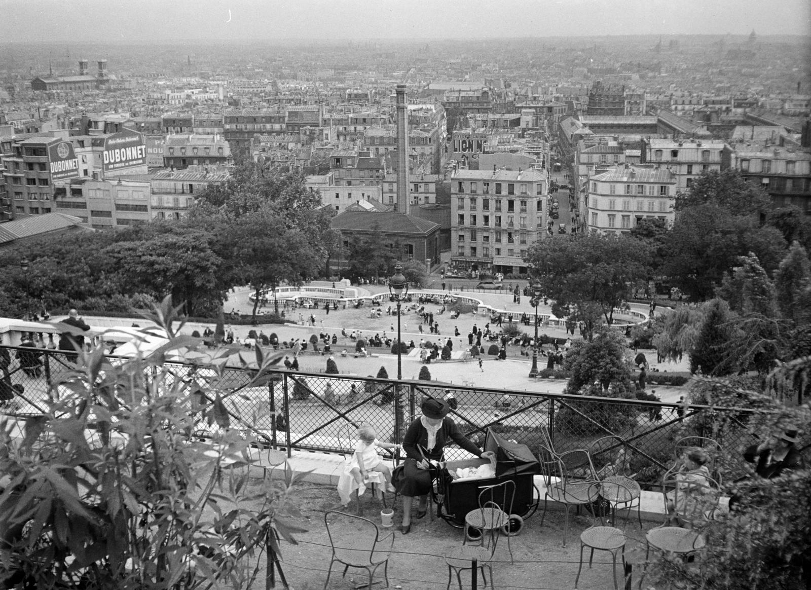 Franciaország, Párizs, Square Louise-Michel., 1937, Gara család, pihenőhely, látkép, babakocsi, Fortepan #285334