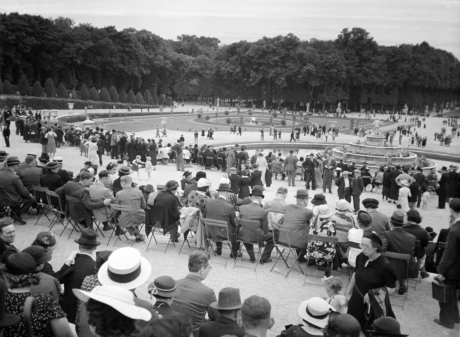 France, Versailles, a kastély parkja, Parterre de Latone., 1937, Gara Andor, Fortepan #285350