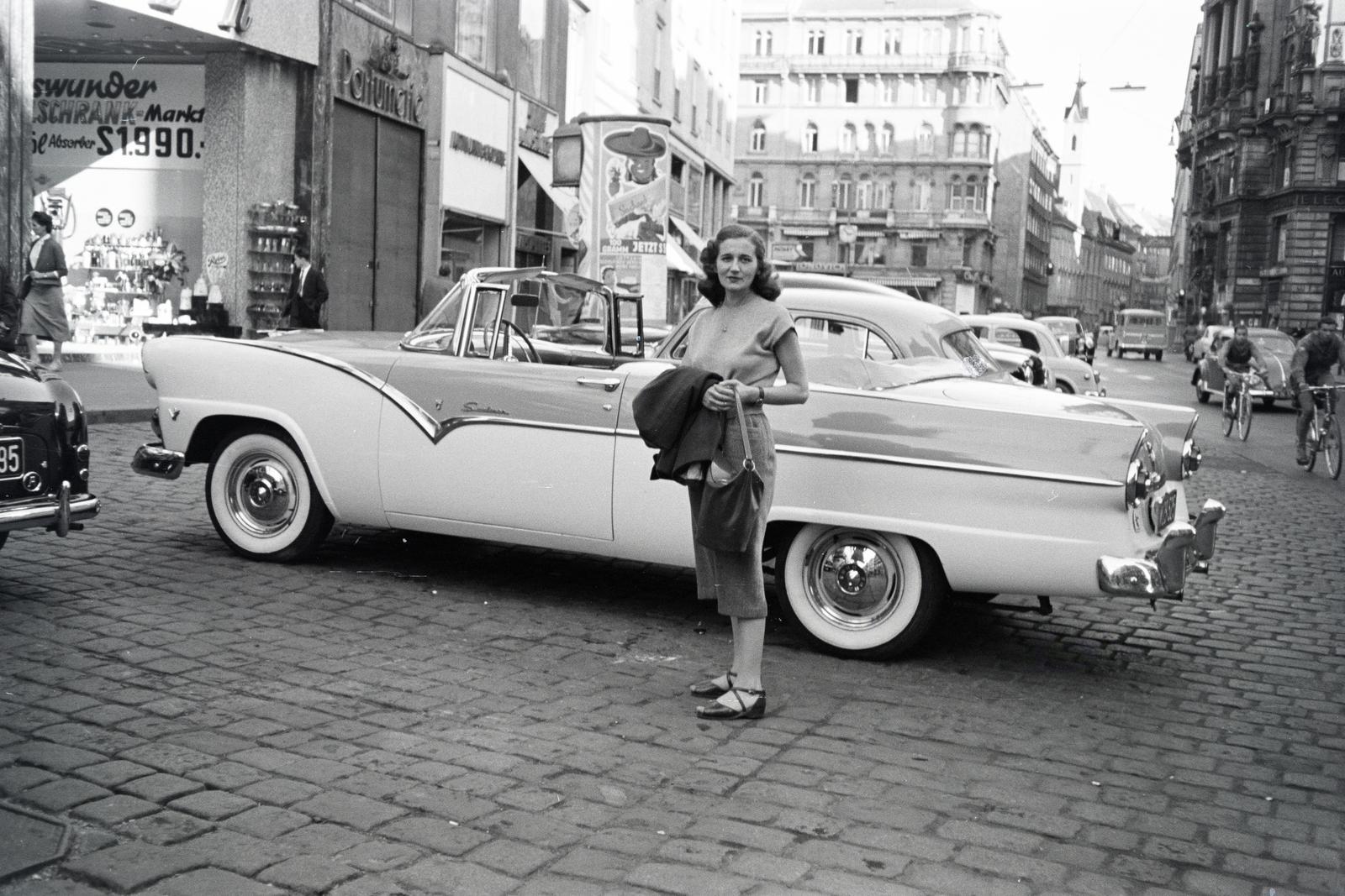 Austria, Vienna, a Graben a Spiegelgasse torkolatánál, háttérben a Stock im Eisen Platz., 1959, Gara Andor, Best of, Fortepan #285373