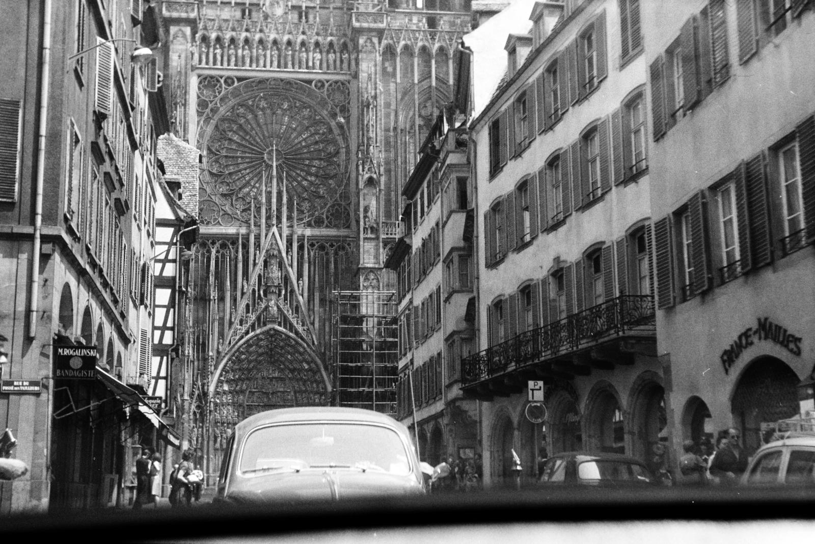 Franciaország, Strasbourg, Rue Mercière, szemben a Katedrális., 1967, Gara Andor, Fortepan #285701