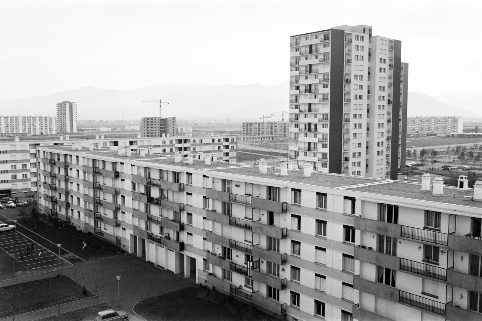 France, Colmar, kilátás délnyugat felé a Rue de Schongau 1. számú házból., 1965, Gara család, blocks, flat roof, Fortepan #285736