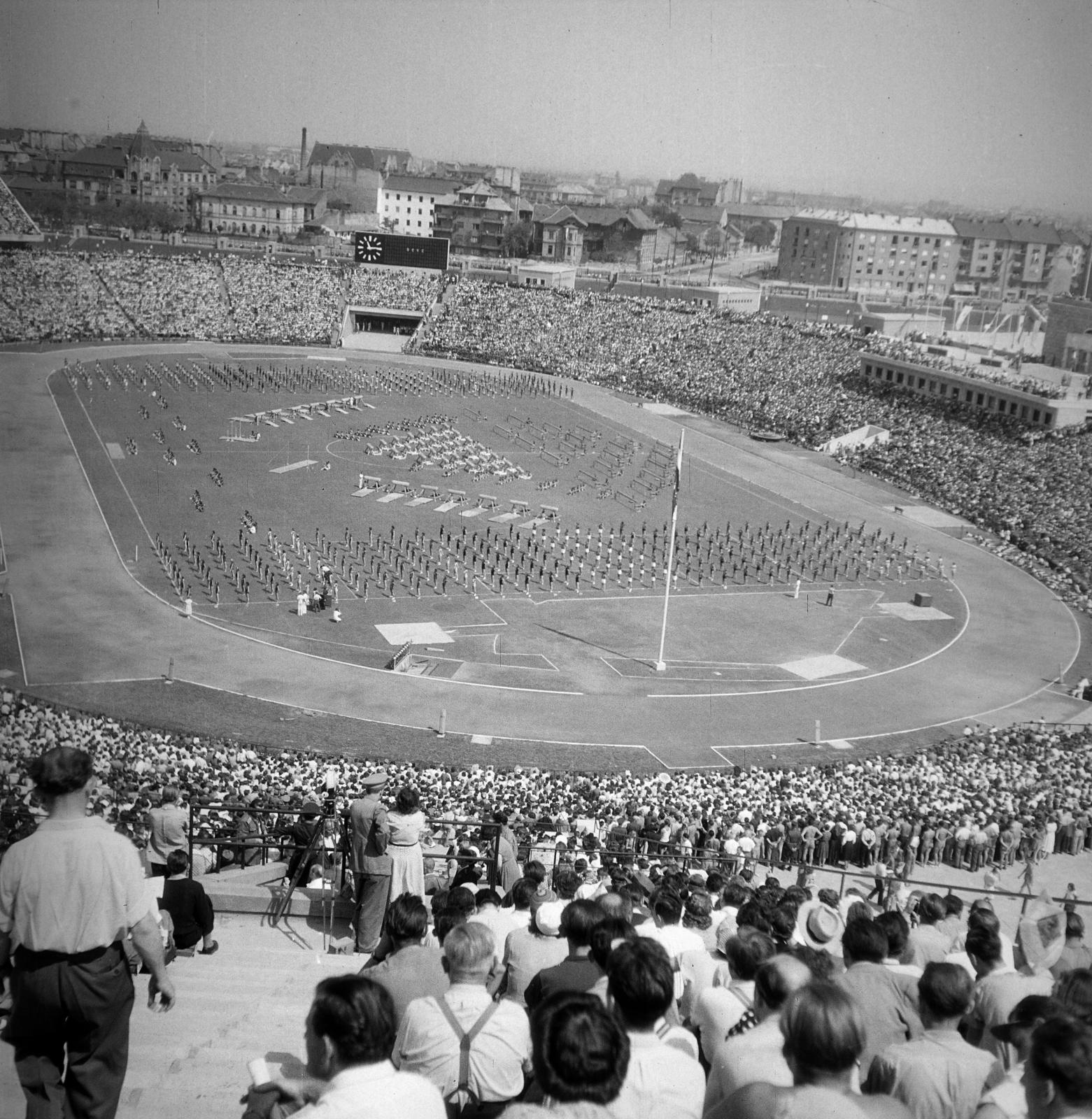 Hungary, Népstadion, Budapest XIV., a megnyitás napján (1953. augusztus 20.)., 1953, Gara Andor, Budapest, Fortepan #285833