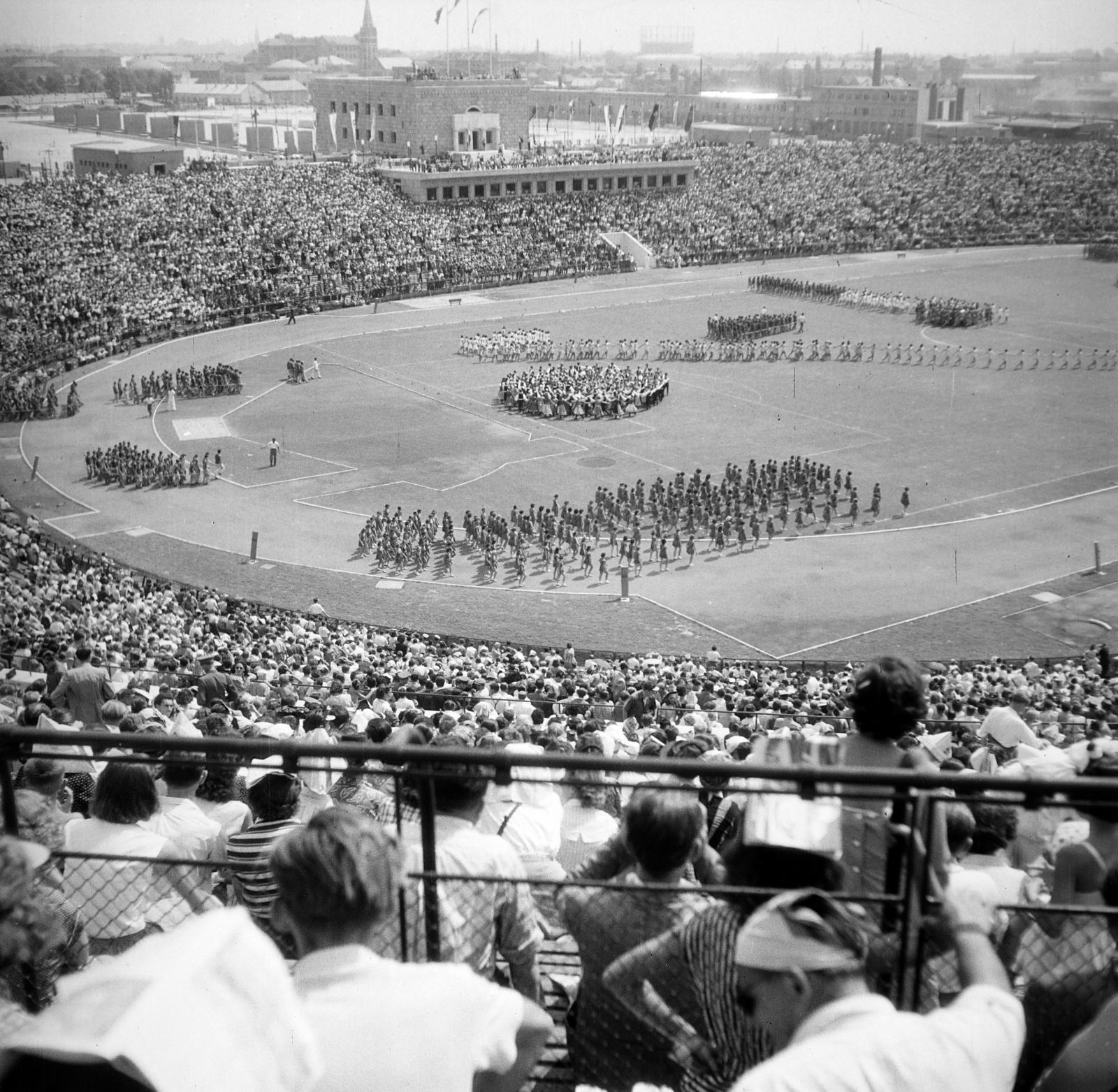 Hungary, Népstadion, Budapest XIV., a megnyitás napján (1953. augusztus 20.)., 1953, Gara Andor, Budapest, Fortepan #285835