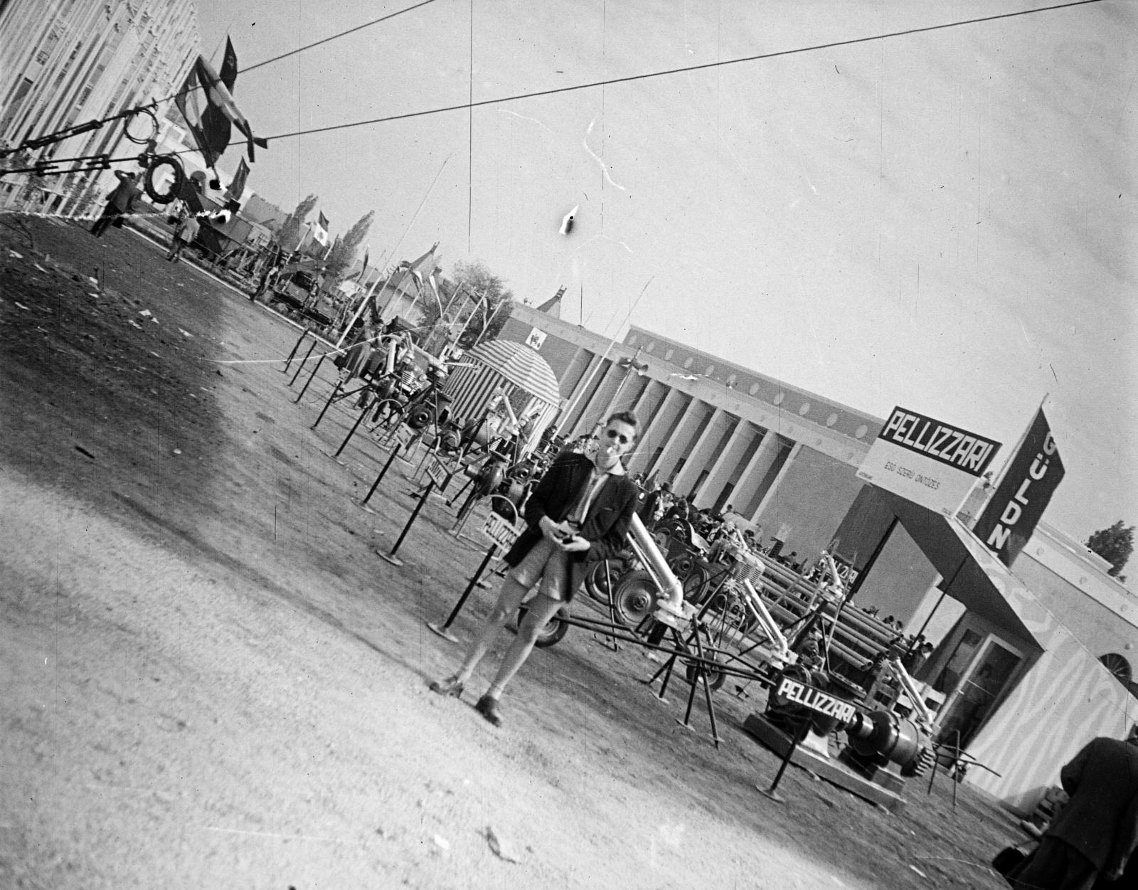 1954, Gara család, ferde, vásár, mezőgazdasági gép, kamasz, dohányzás, Fortepan #285859