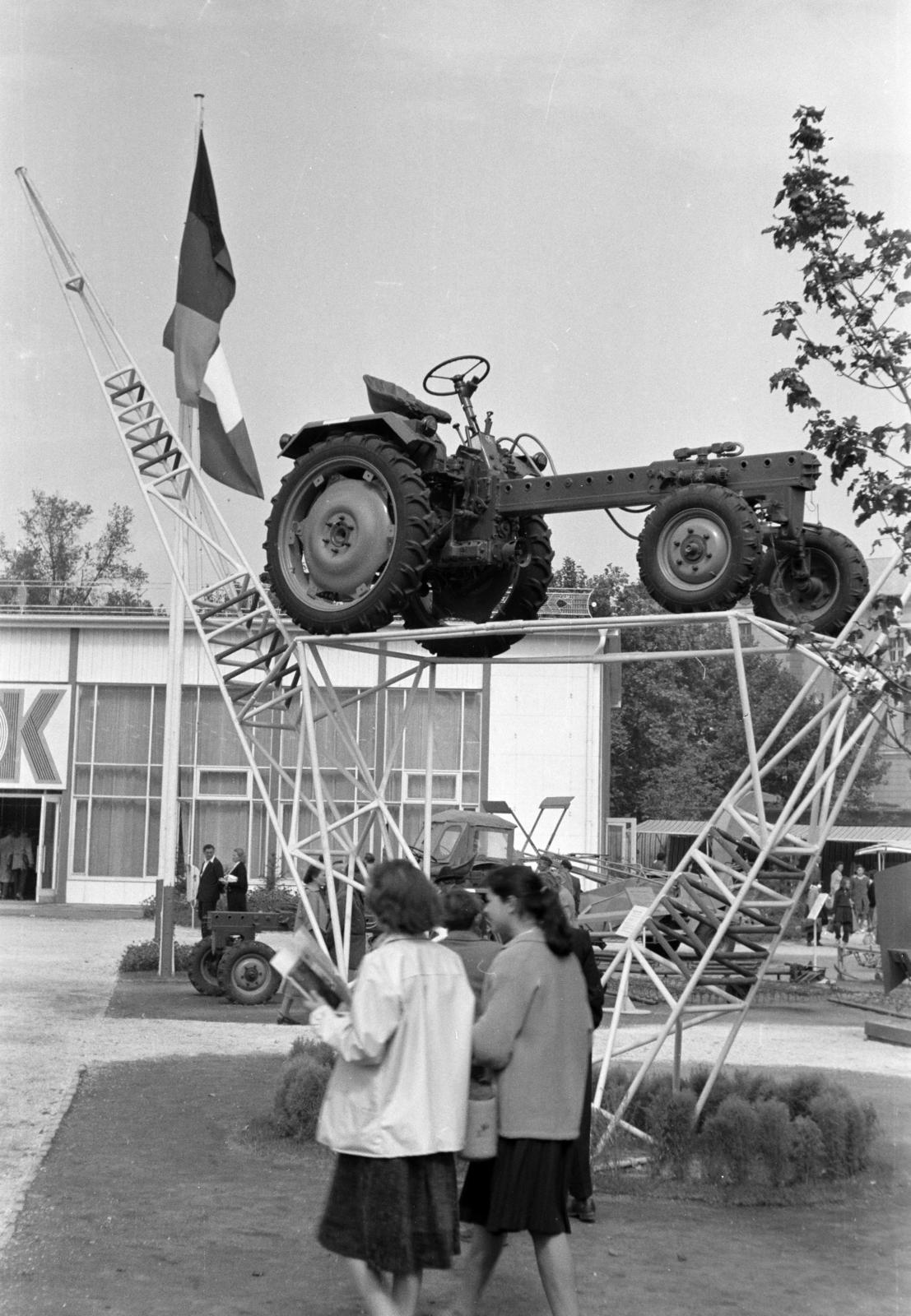 1958, Garaczi László, GDR brand, tractor, Maulwurf RS-09, Fortepan #285898