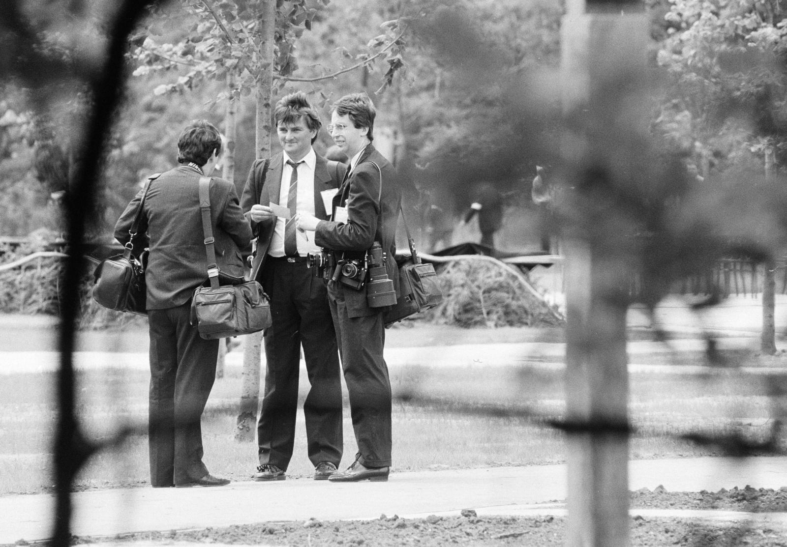 Hungary, Budapest X., Új Köztemető, 301-es parcella 1989. június 16-án, Nagy Imre és mártírtársai újratemetésekor., 1989, Horváth Péter, Budapest, Fortepan #286054