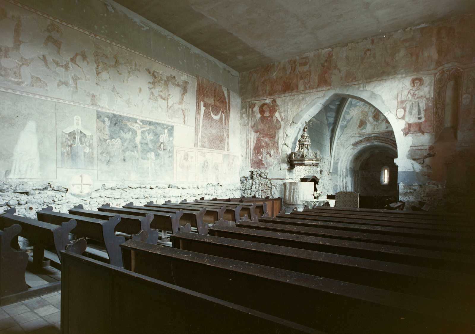 Hungary, Vizsoly, református templom., 1966, Építésügyi Dokumentációs és Információs Központ, VÁTI, colorful, bench, pulpit, fresco, church interior, Fortepan #28628