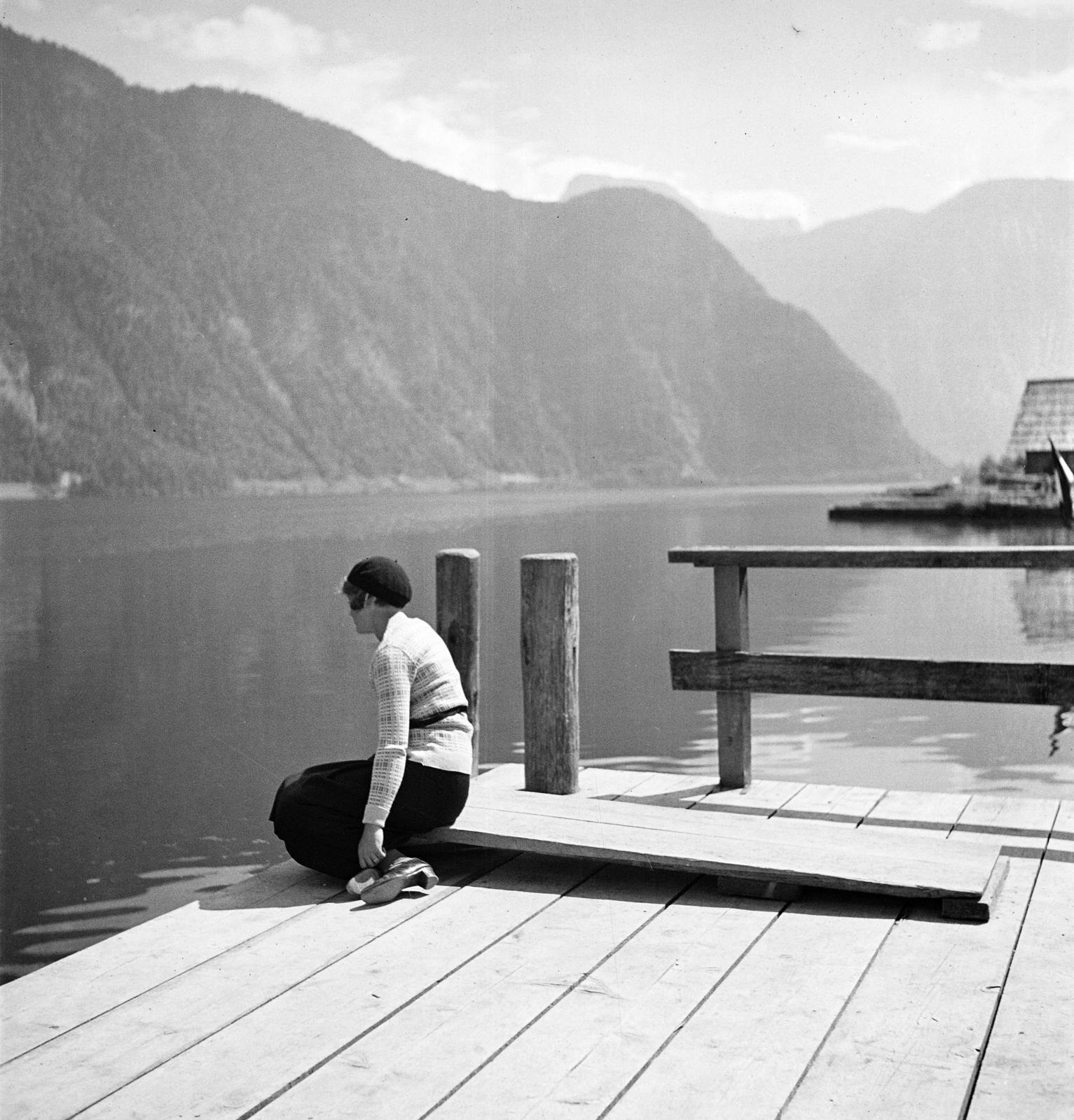 Ausztria, Hallstatt, a felvétel a Hallstätter See egyik stégjén készült., 1933, Kieselbach Tamás, Fortepan #286305