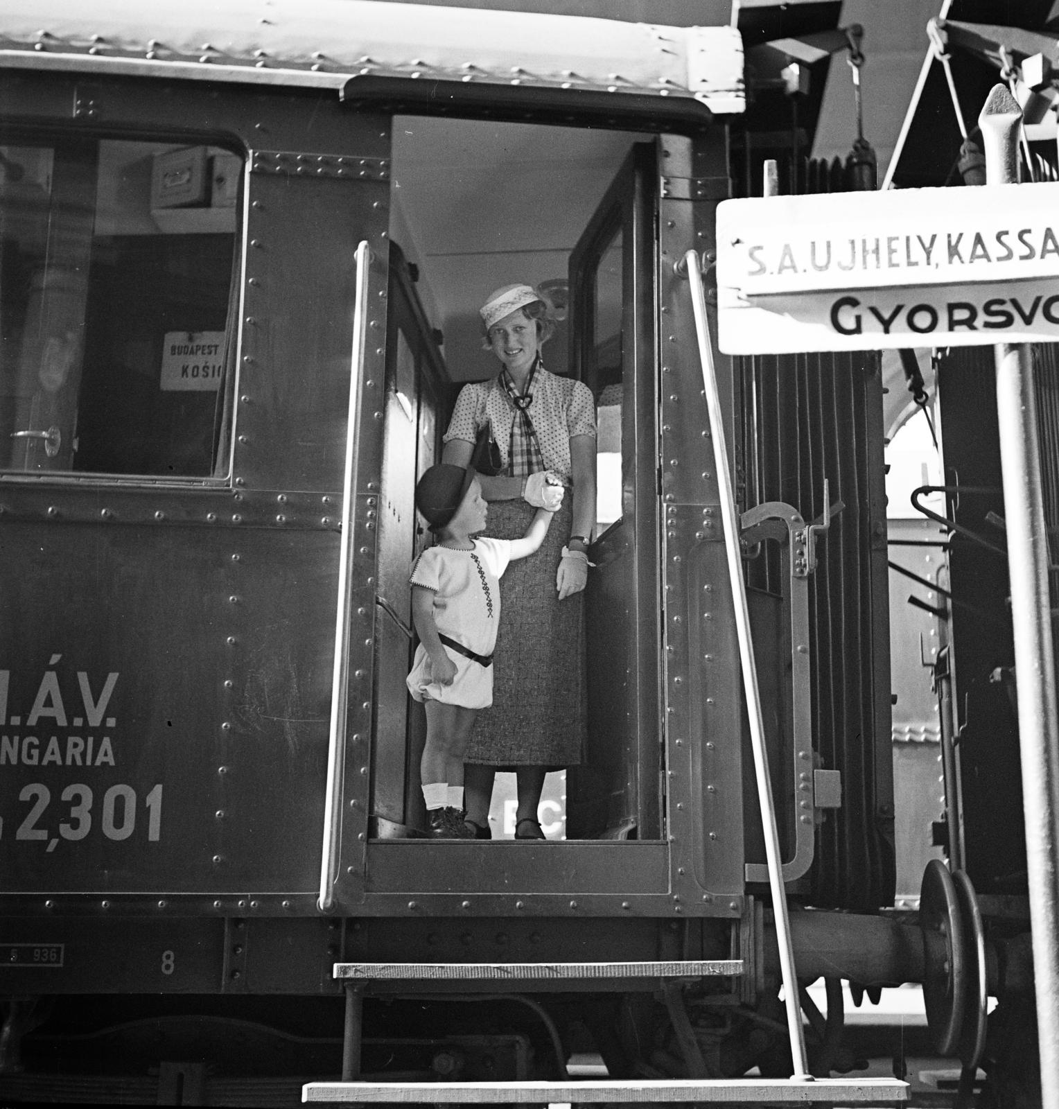Hungary, Budapest VIII., Keleti pályaudvar, csarnok., 1937, Kieselbach Tamás, Budapest, Fortepan #286337