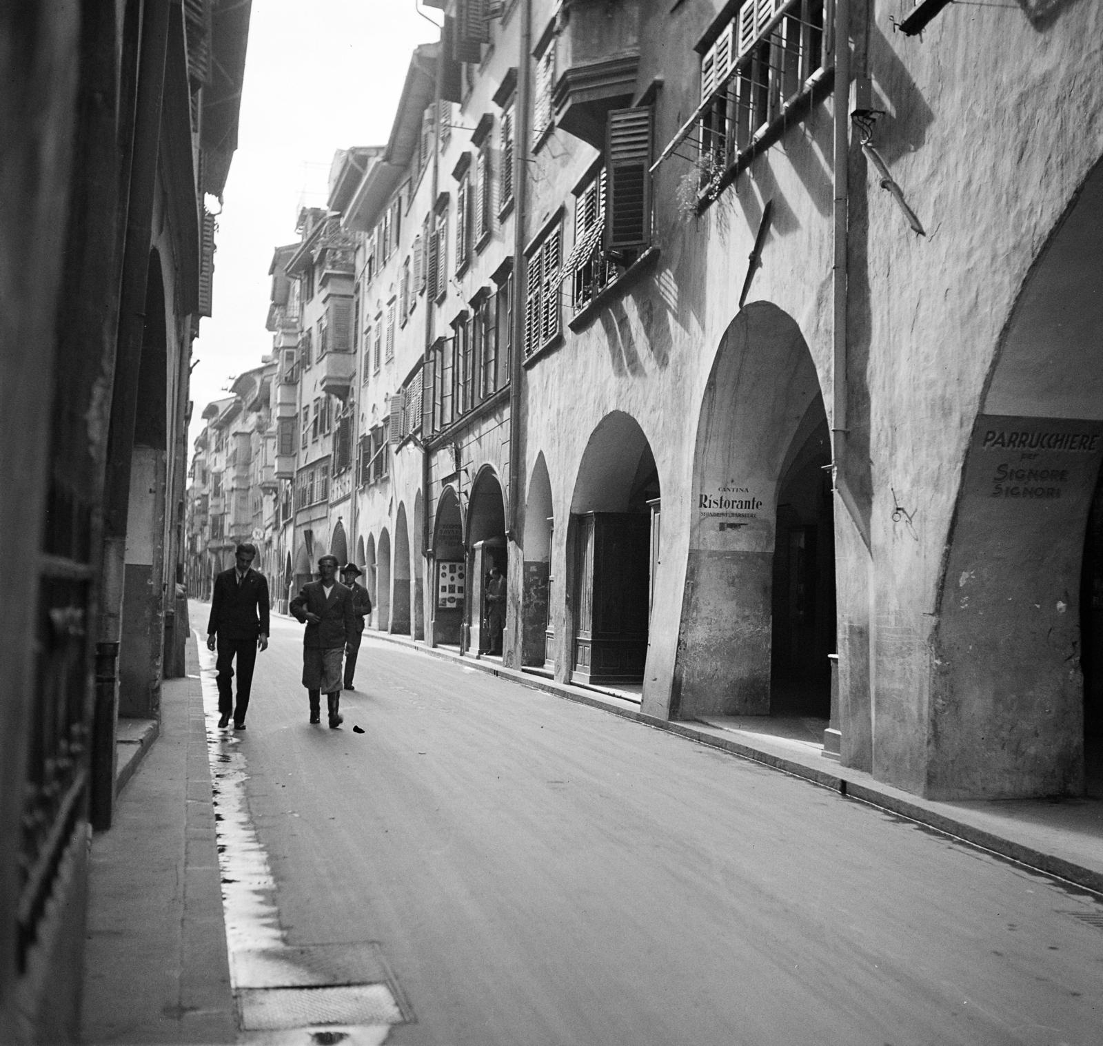Italy, Bolzano, Via dei Portici., 1934, Kieselbach Tamás, archway, Fortepan #286392