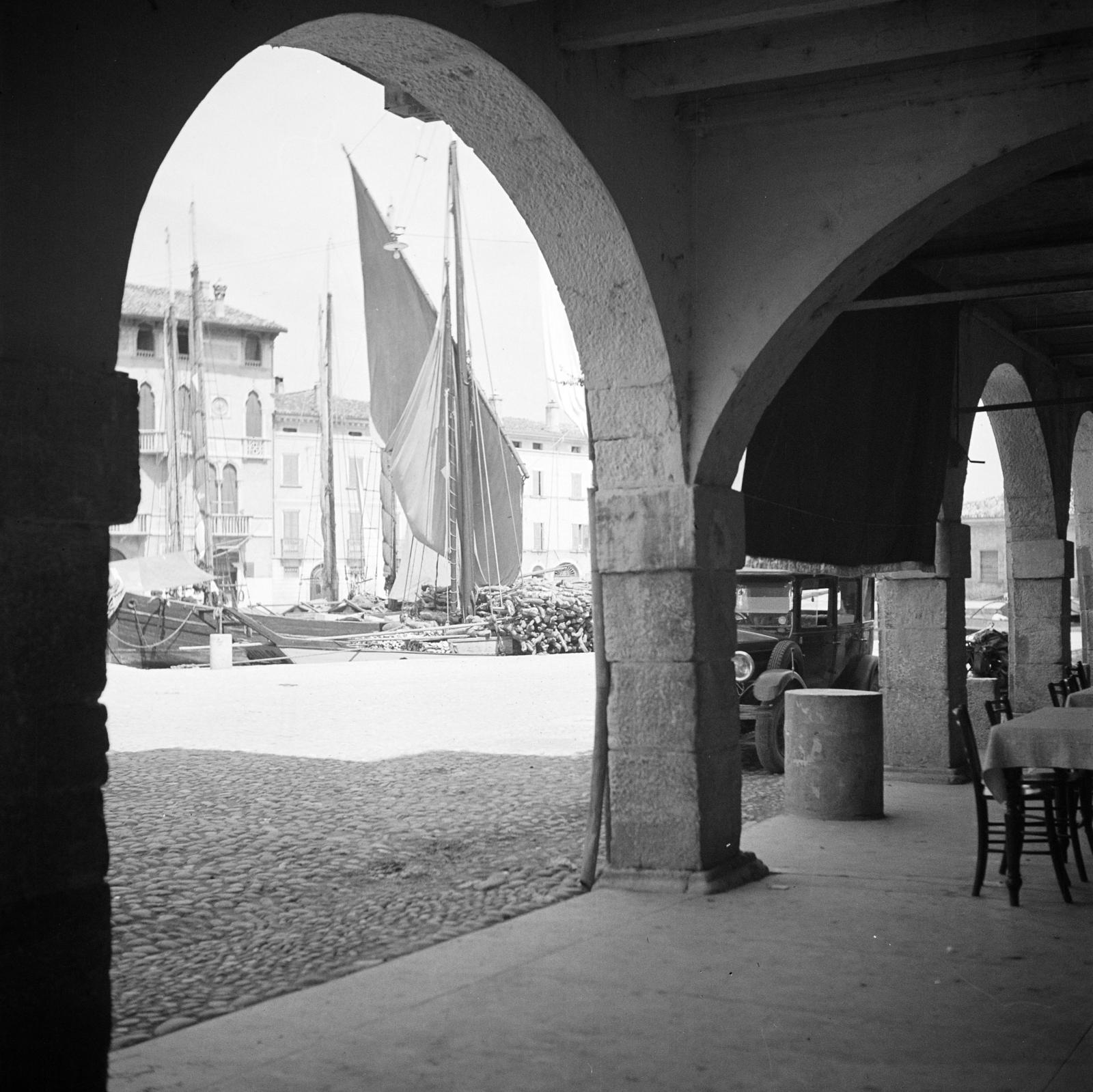 Italy, Desenzano del Garda, régi kikötő (Porto Vecchio)., 1934, Kieselbach Tamás, Fortepan #286400