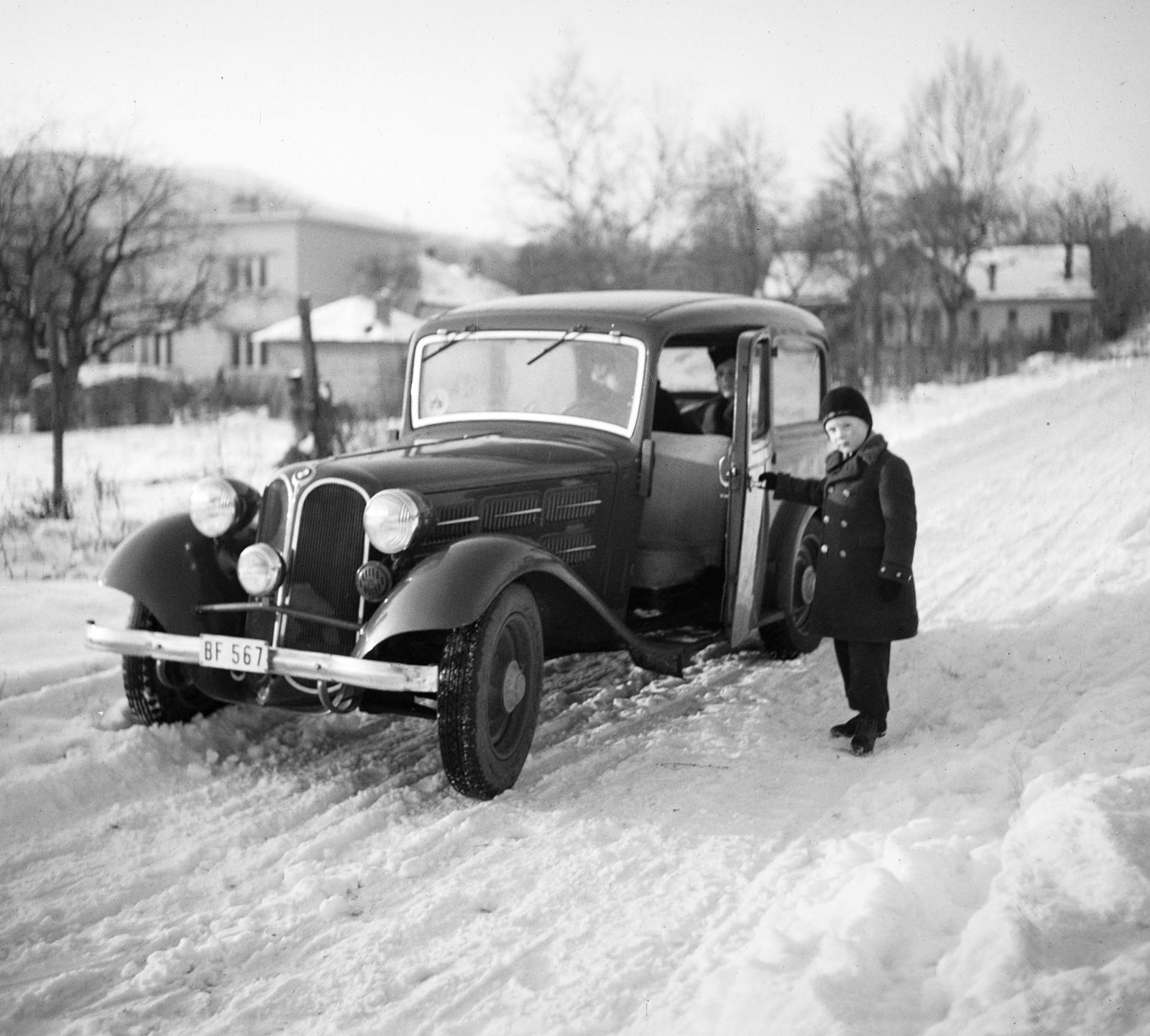 Magyarország, Budapest II., Széplak utca, jobbra a háttérben a Battai lépcső 3. szám alatti épület látható., 1939, Kieselbach Tamás, Budapest, Fortepan #286410