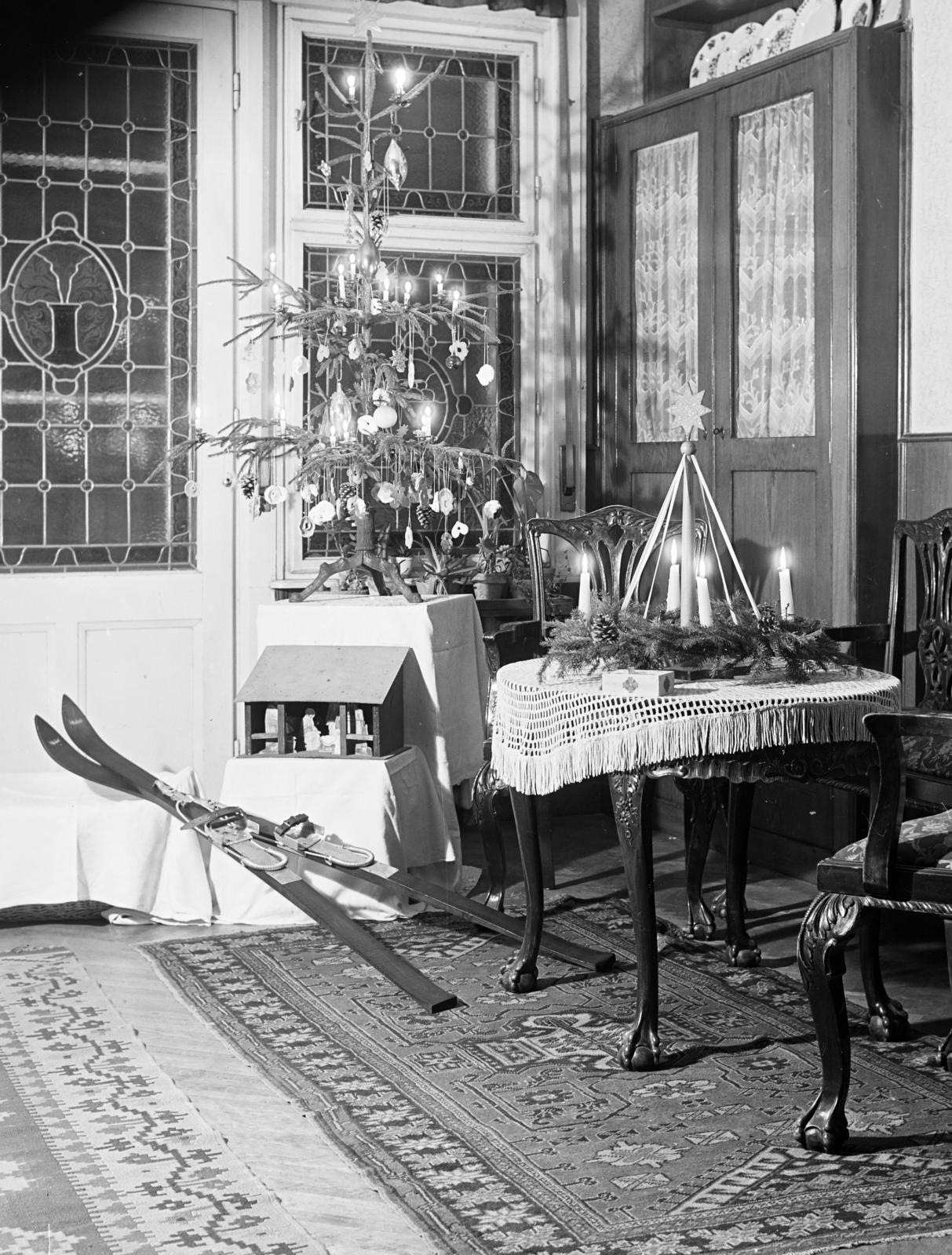 1936, Kieselbach Tamás, christmas tree, skis, advent wreath, carpet, Fortepan #286445