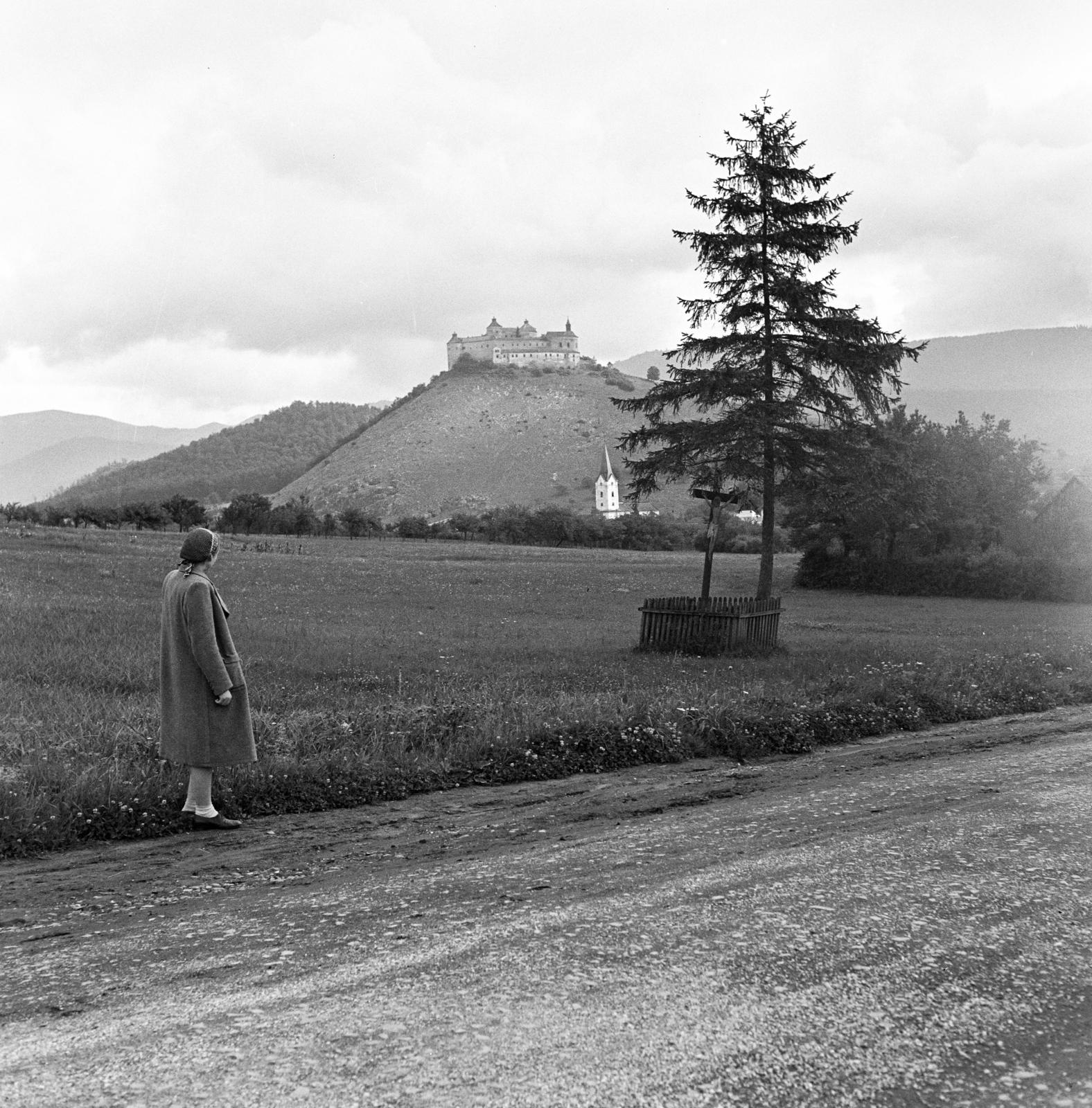 Slovakia, Krásnohorské Podhradie, Krasznahorka vára., 1941, Kieselbach Tamás, Fortepan #286458
