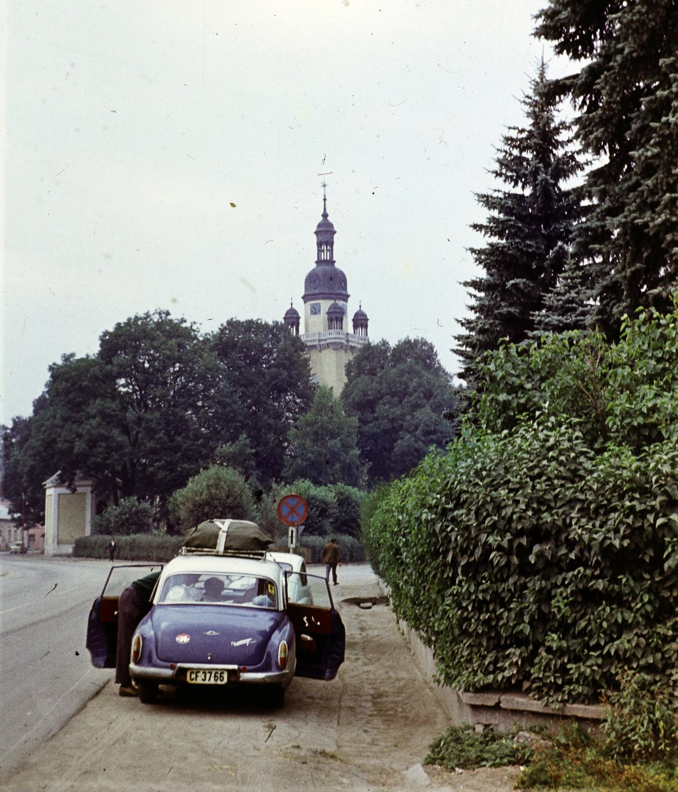 Slovakia, Trstená, ulica Bernolákova, szemben a Szent Márton-templom., 1973, Kozák, number plate, colorful, Czechoslovakia, Fortepan #286555