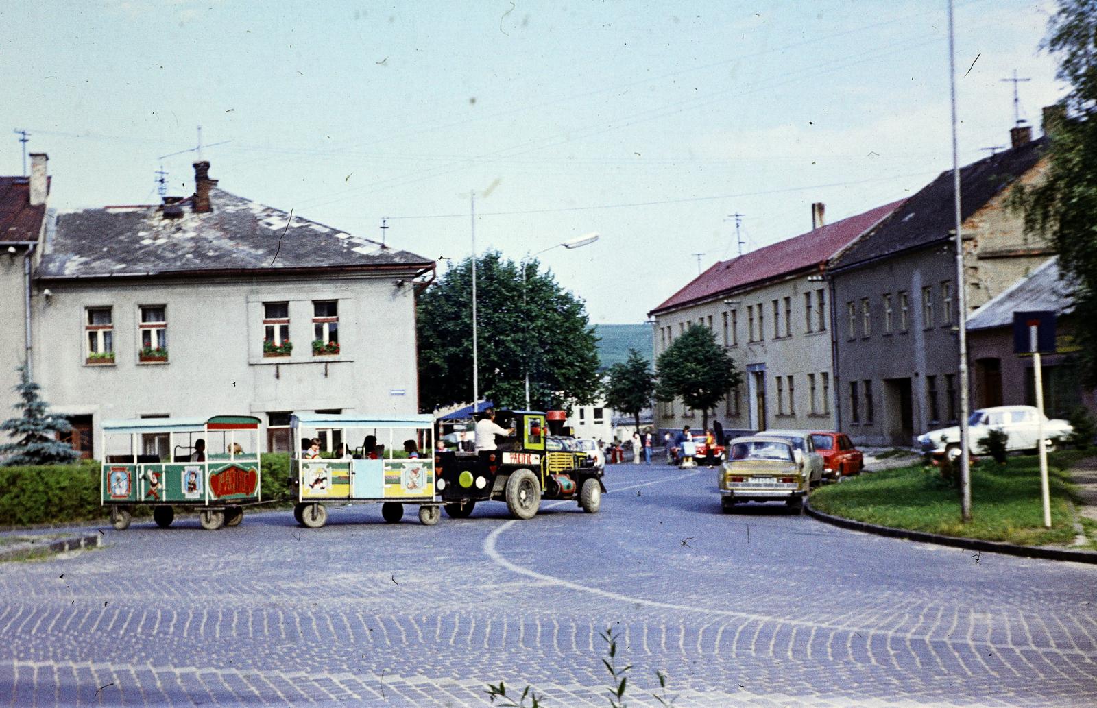 1976, Kozák, colorful, Czechoslovakia, Fortepan #286566