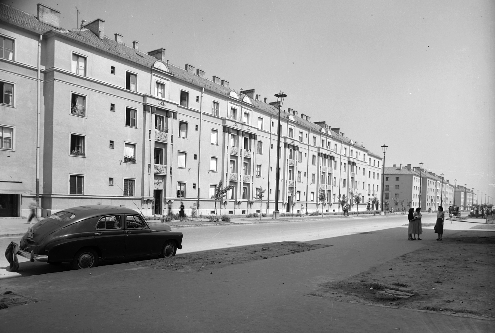 Hungary, Kazincbarcika, Egressy Béni (Lenin) út a 21. számtól nézve., 1958, Építésügyi Dokumentációs és Információs Központ, VÁTI, GAZ-brand, street view, automobile, M20 Pobieda, number plate, Fortepan #28657