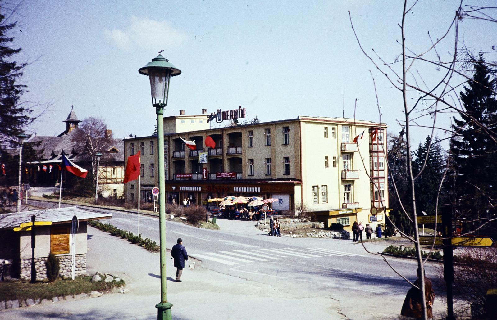 Slovakia, High Tatras, Starý Smokovec, Hotel Uderník (ma Hotel Smokovec)., 1976, Kozák, colorful, Czechoslovakia, Fortepan #286591