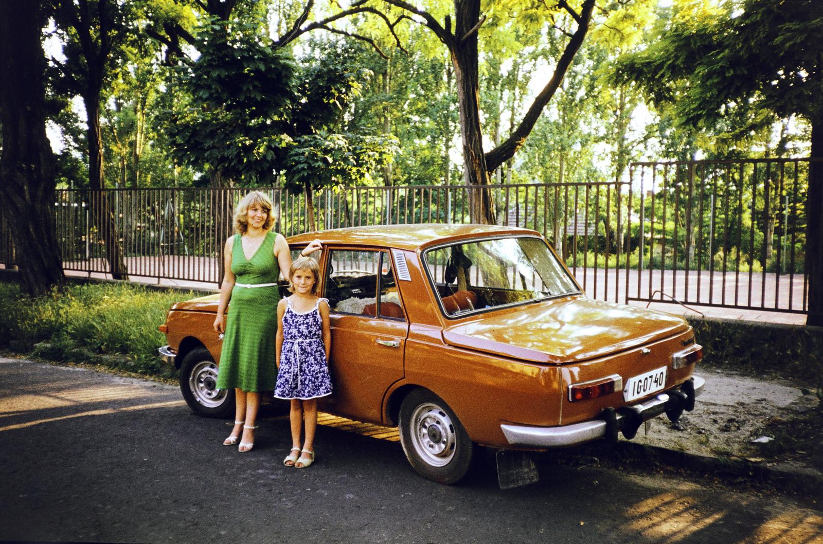 1977, Kozák, rendszám, Wartburg 353, lányok-járművek, színes, Fortepan #286639
