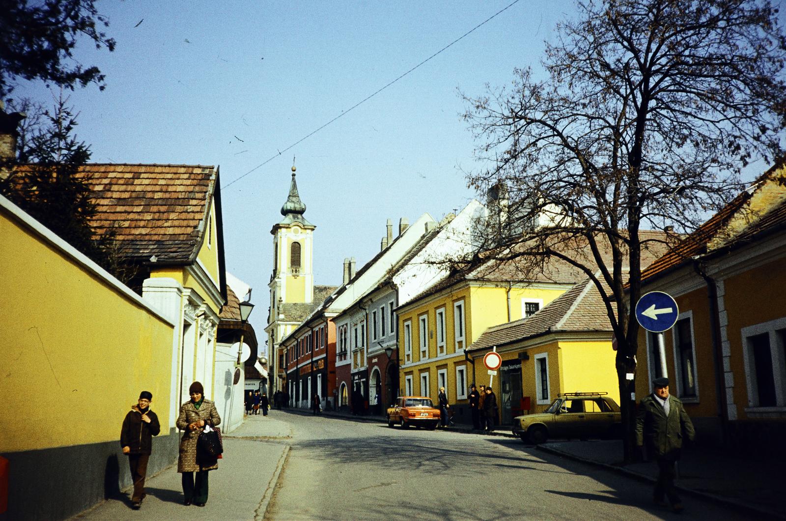 Magyarország, Szentendre, Dumtsa Jenő utca, szemben a Fő (Marx) térnél a Blagovesztenszka görögkeleti templom látható., 1979, Kozák, színes, Fortepan #286688