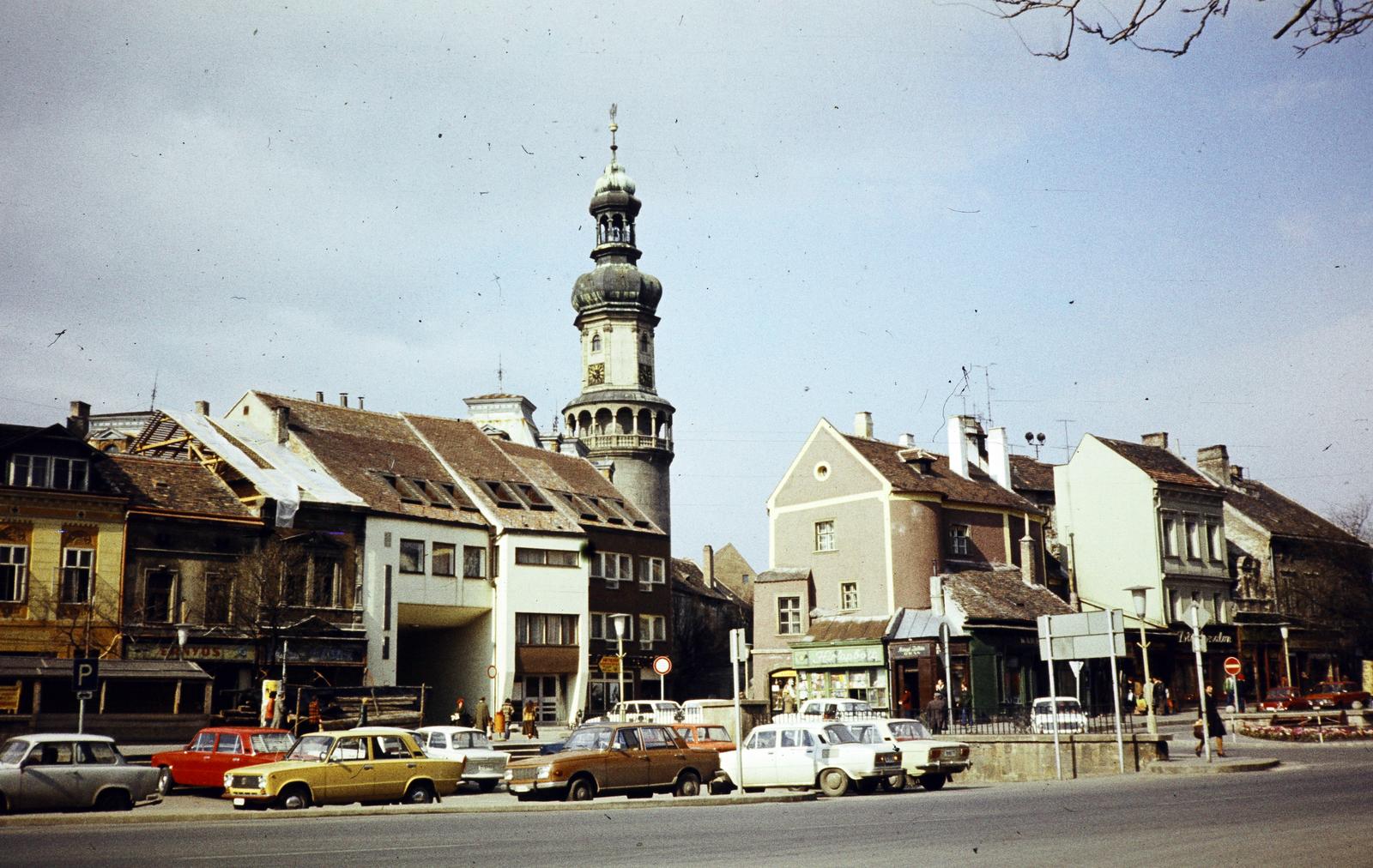 Hungary, Sopron, Várkerület (Lenin körút) az Előkapu felé nézve, háttérben a Tűztorony., 1982, Kozák, colorful, Fortepan #286746