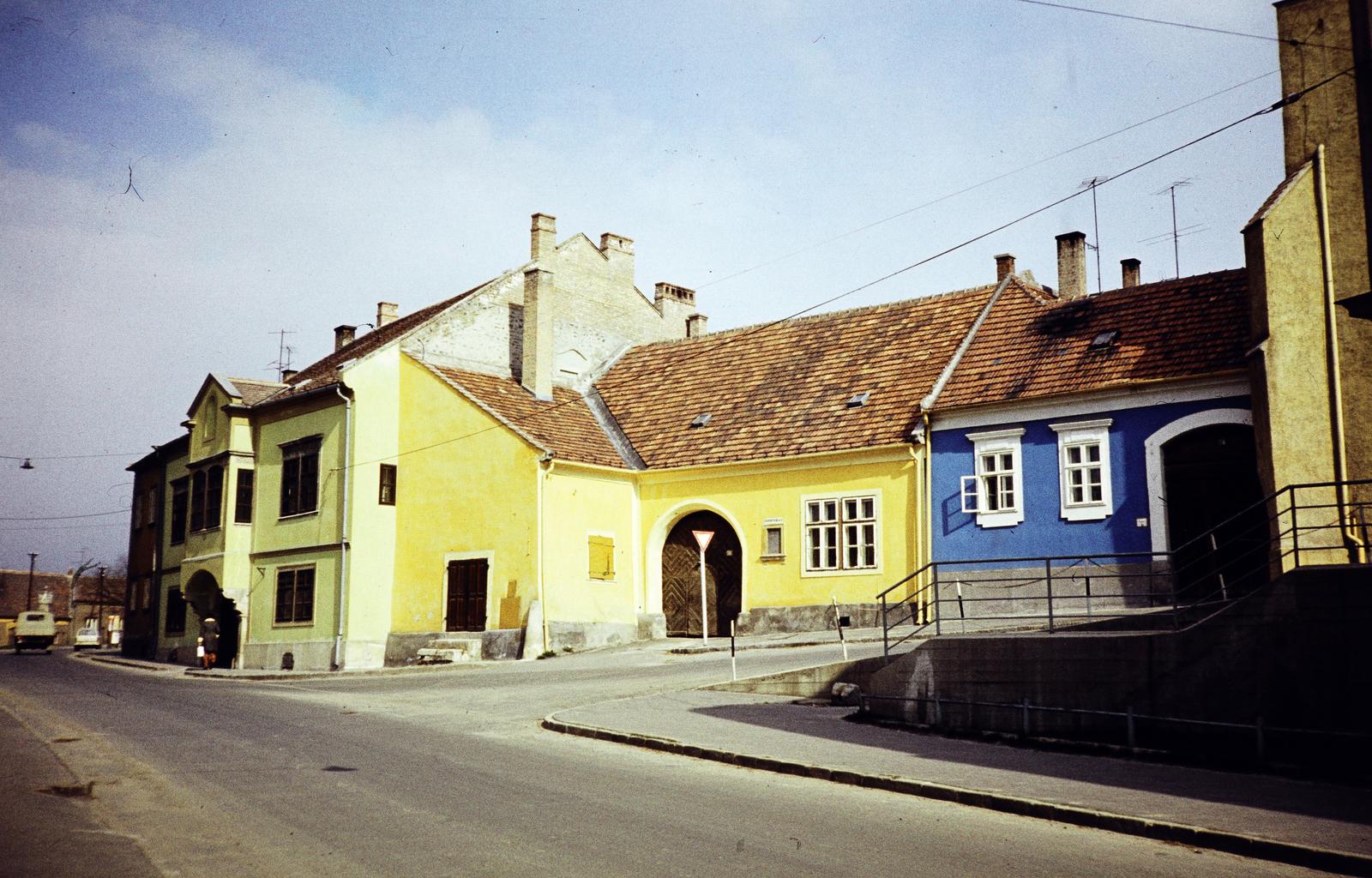 Hungary, Sopron, Bécsi út, jobbra a Fövényverem., 1982, Kozák, colorful, Fortepan #286747