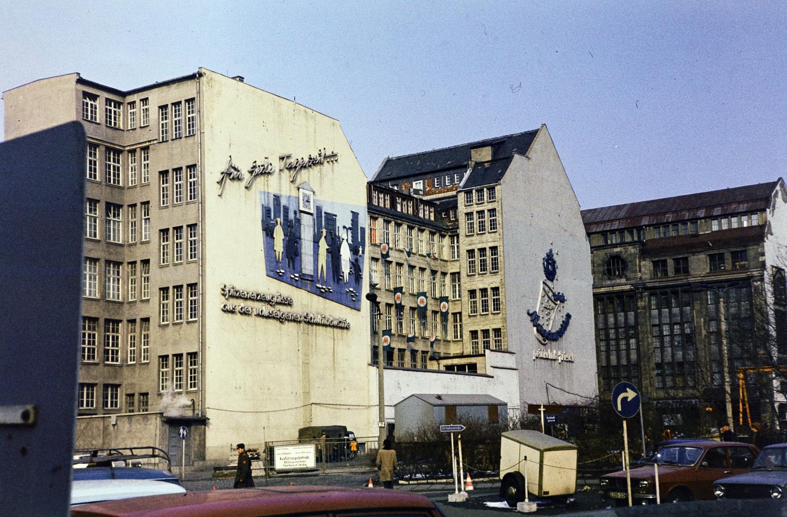 Németország, Lipcse, a Burgplatz a Burgstraße torkolatánál a Peterstraße felé nézve., 1977, Kozák, Kelet-Berlin, színes, NDK, Fortepan #286863