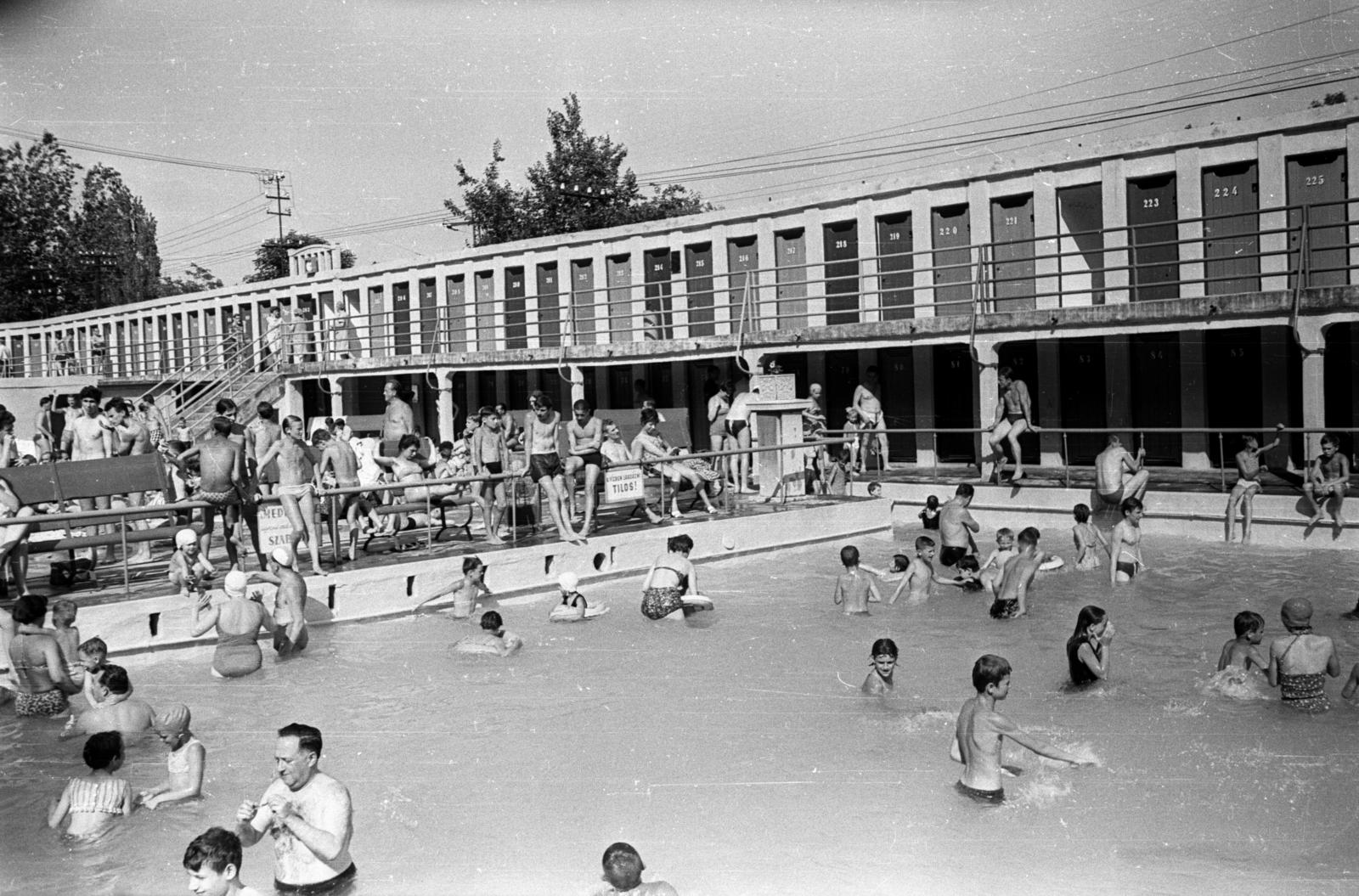 Magyarország, Budapest III., Csillaghegyi strandfürdő., 1963, Szilvási hagyaték, Budapest, Fortepan #287107