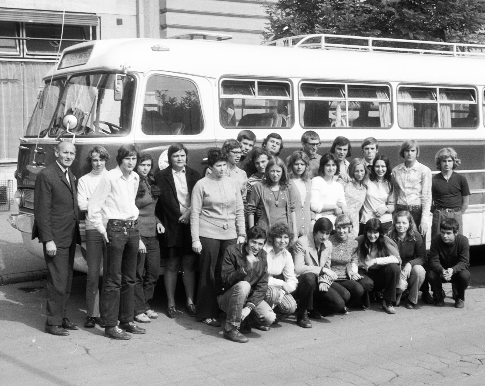 1972, Tóth Ákos, autóbusz, osztálykép, osztálykirándulás, Fortepan #287189