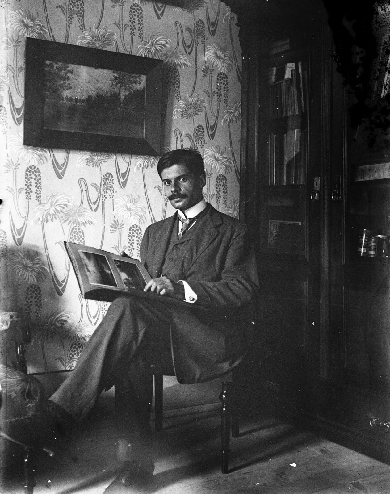 1917, Fortepan, portrait, furniture, moustache, painting, interior, man, arm chair, leg over leg, wallpaper, picture in picture, photo album, Fortepan #2872