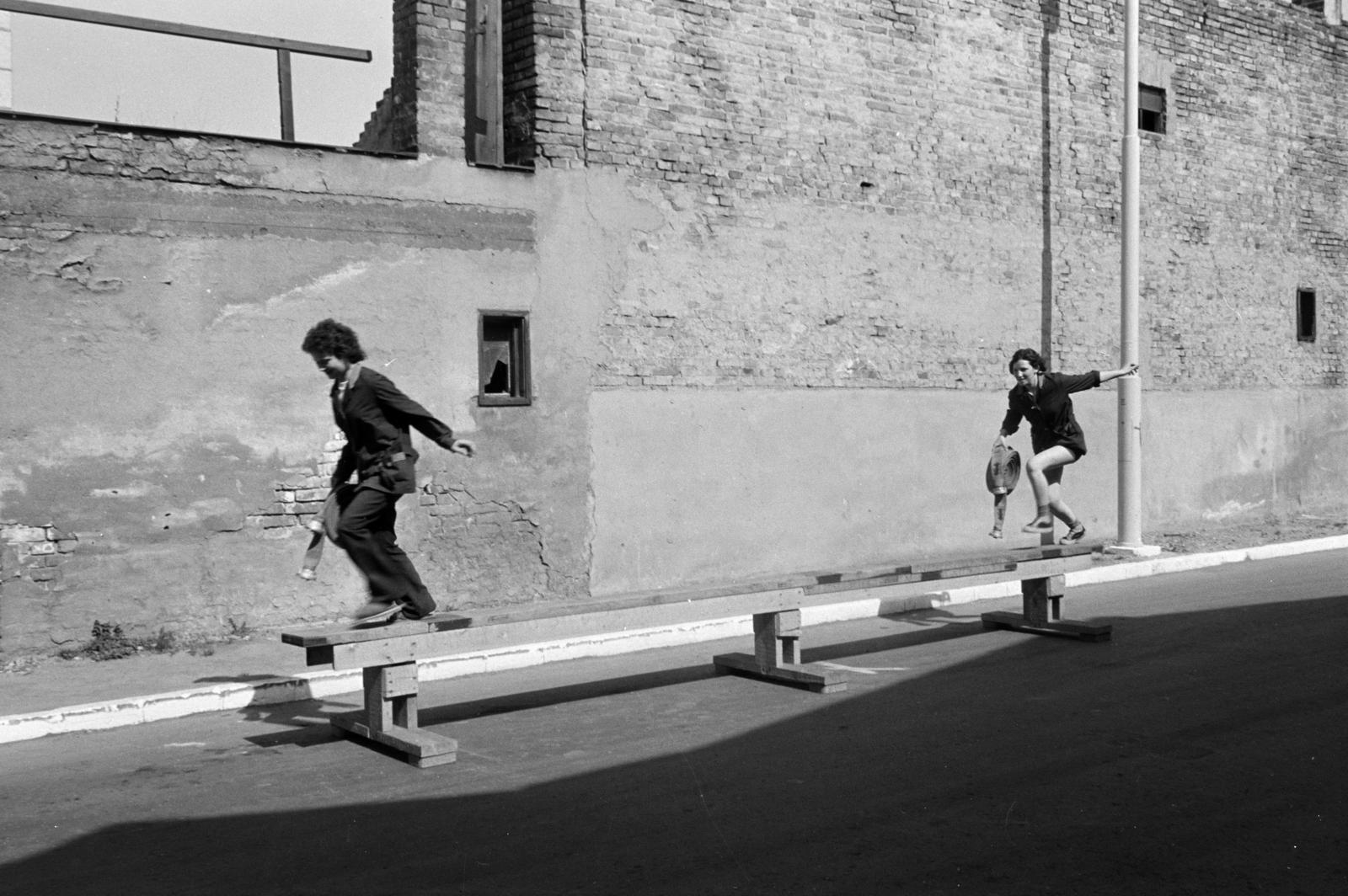 1972, Tóth Ákos, Best of, lányok, locsolócső, futás, Fortepan #287229